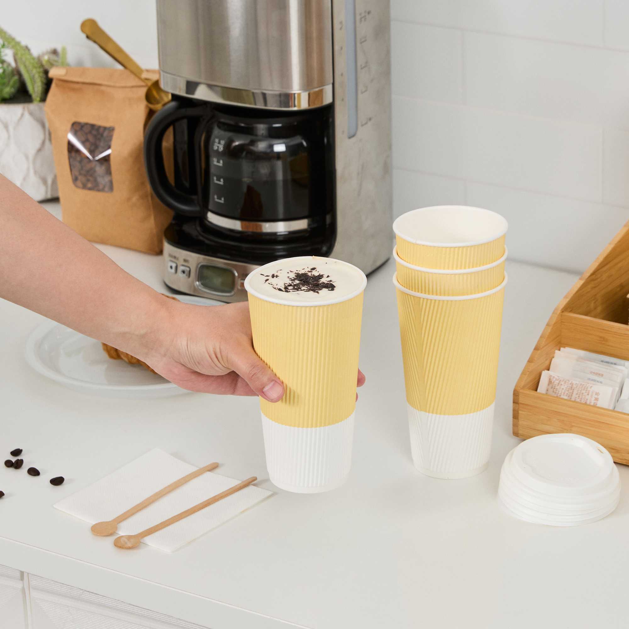 Restpresso 20 oz Light Yellow Paper Coffee Cup - Ripple Wall - 3 1/2" x 3 1/2" x 6 1/4" - 250 count box