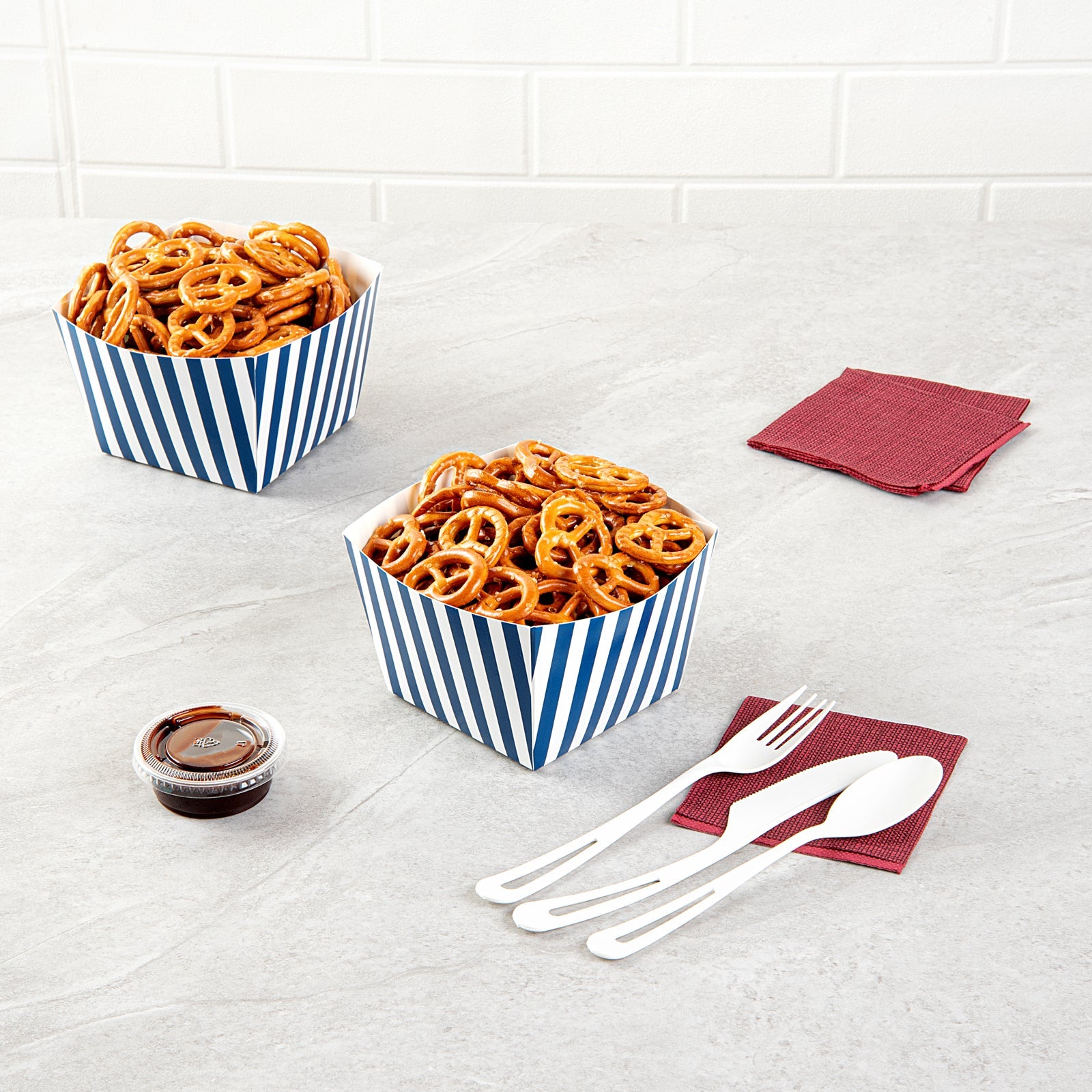 Bio Tek Square Blue and White Stripe Paper Snack Box - 5 1/4" x 5 1/4" x 3 1/4" - 200 count box