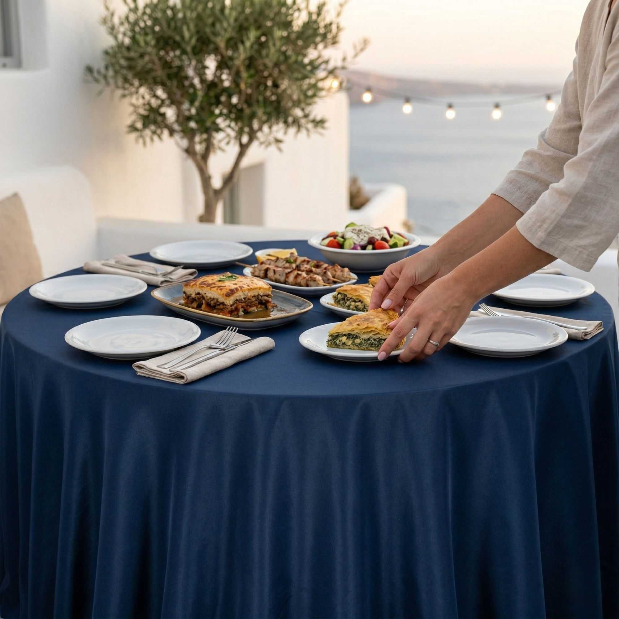 Table Tek Round Blue Polyester Cloth Table Cover - Hemmed - 120" - 10 count box