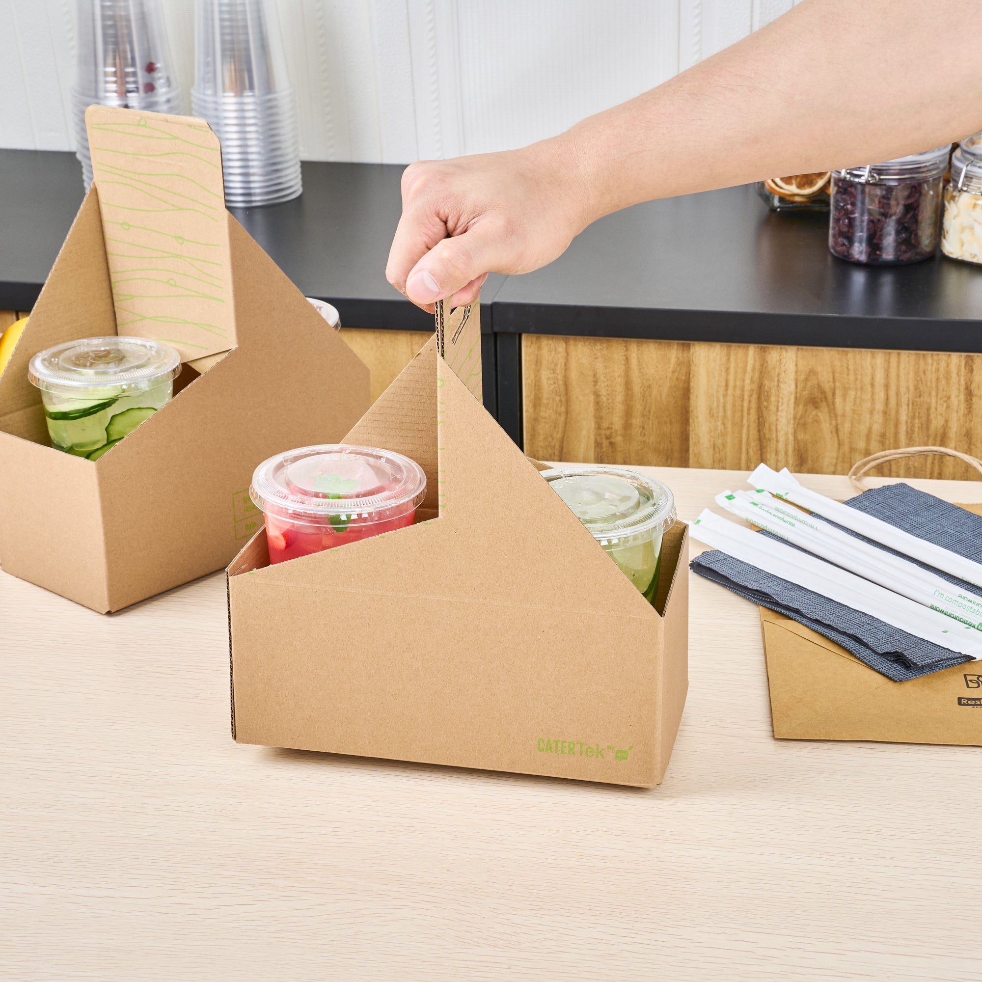 Cater Tek Kraft and Green Paper Drink Carrier - Holds 2 - 9" x 4 1/2" x 4" - 100 count box