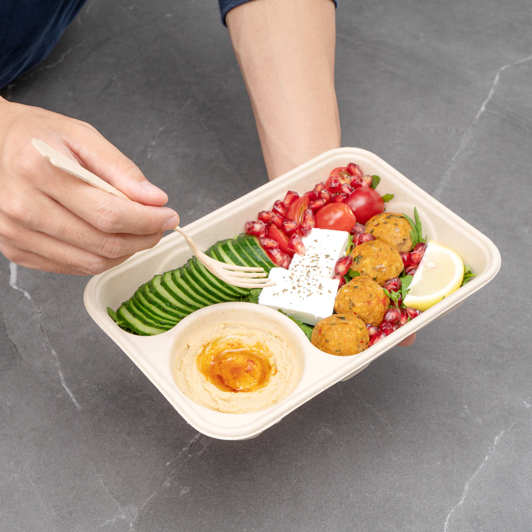 Pulp Tek 34 oz Rectangle Natural Sugarcane / Bagasse To Go Container - 2-Compartment - 9 1/2" x 6 1/4" x 1 3/4" - 100 count box