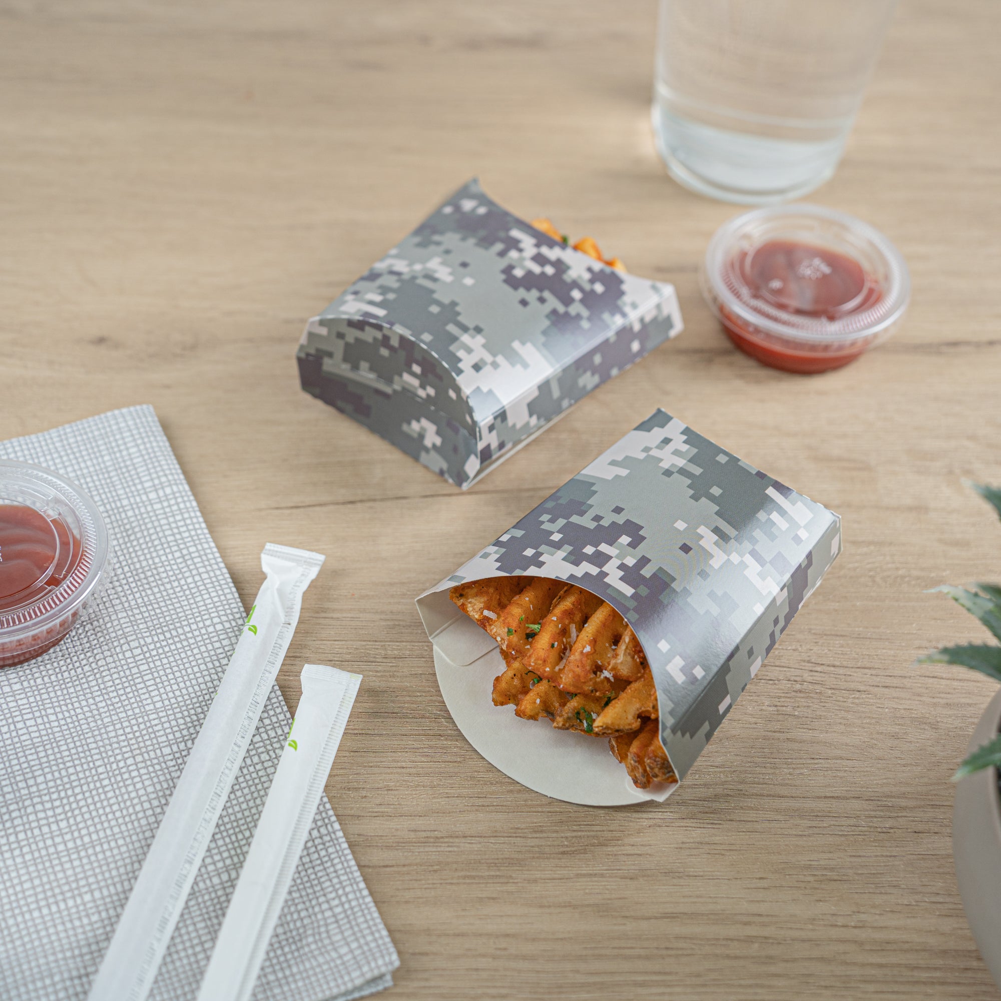 Bio Tek 2 oz Camouflage Paper Fry Cup / Snack Container - 4" x 2 3/4" x 3 1/2" - 100 count box