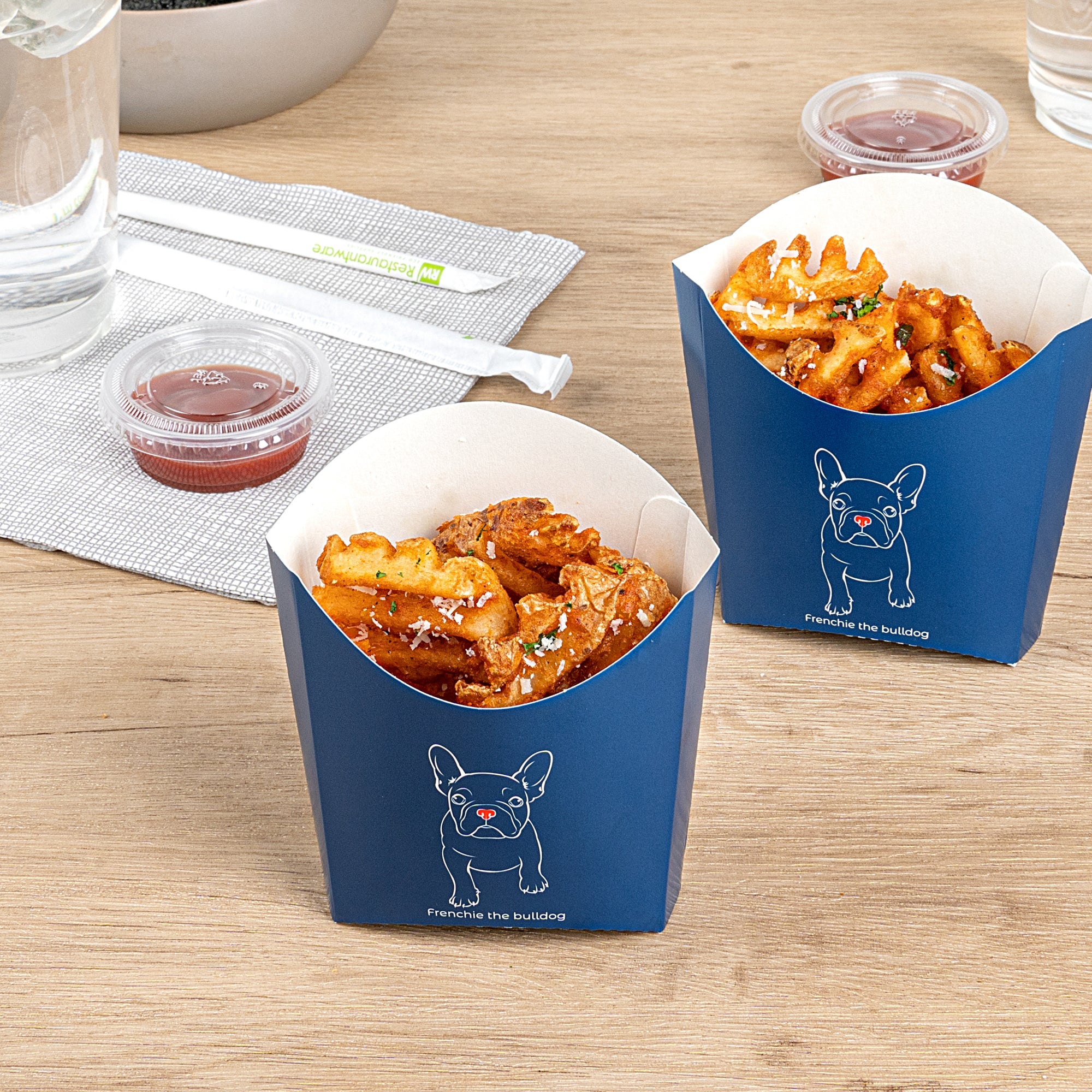 Bio Tek 3 oz Frenchie Paper Fry Cup / Snack Container - 4 1/2" x 3 1/4" x 3 3/4" - 100 count box
