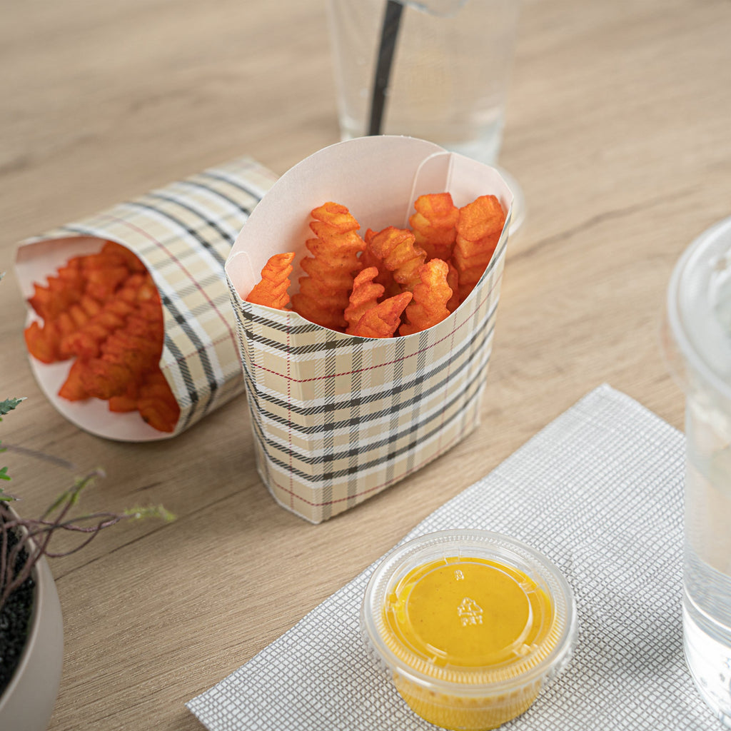 Bio Tek 3 oz Plaid Paper Fry Cup / Snack Container - 4 1/2" x 3 1/4" x 3 3/4" - 100 count box