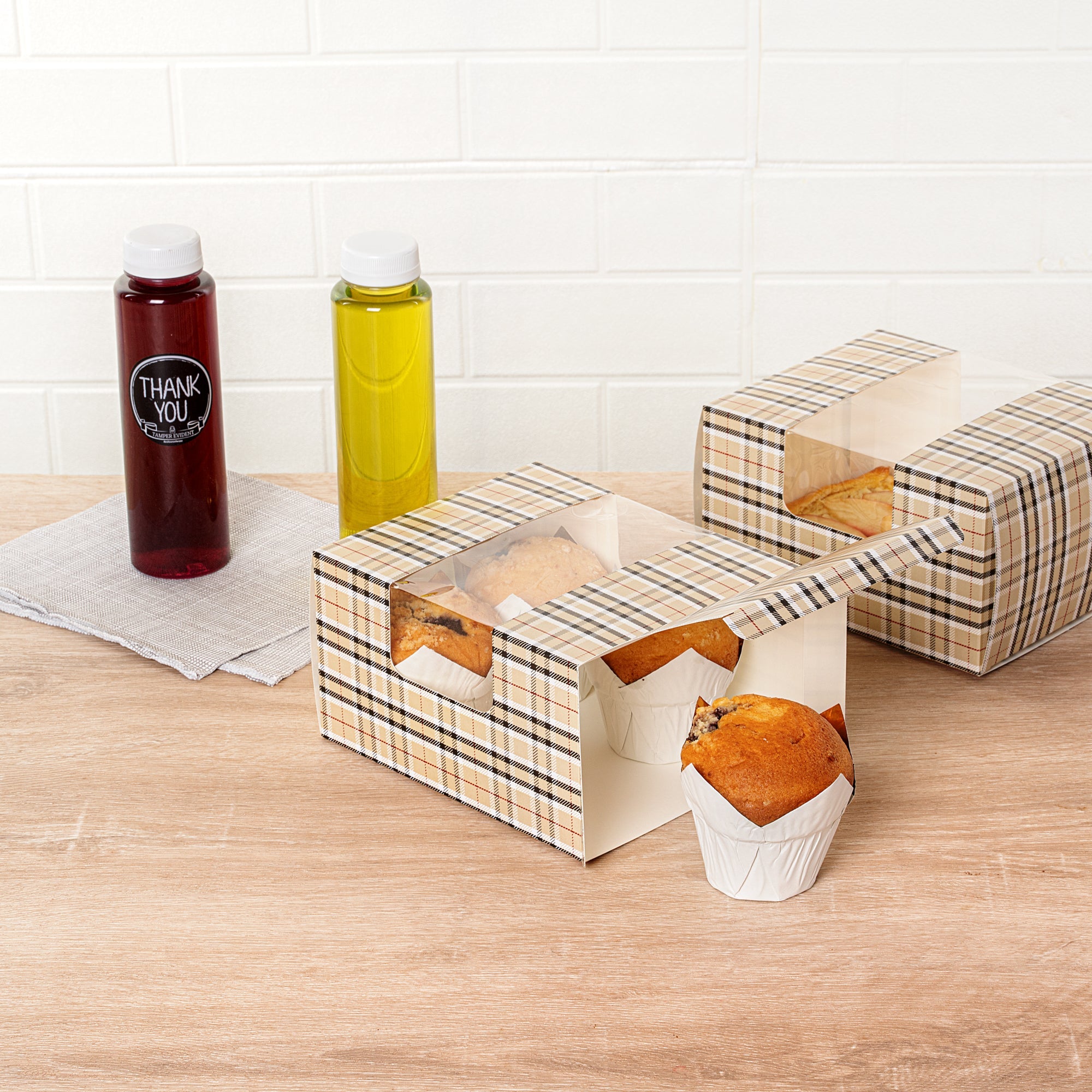 Pastry Tek Plaid Paper Pastry / Cake Box - with Window - 7" x 6" x 4" - 100 count box