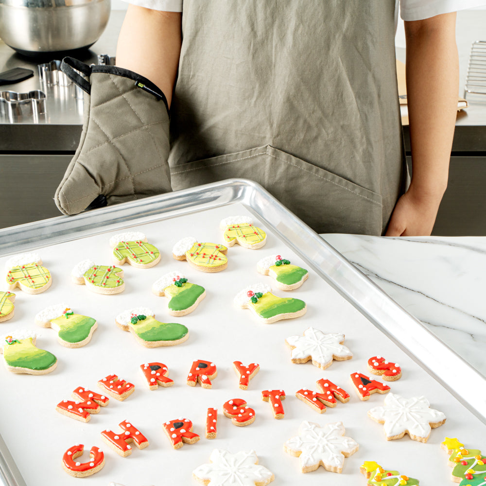 Pastry Tek White Parchment Paper Full Size Sheet Pan Liner - Silicone Coated, Compostable - 16" x 24" - 200 count box