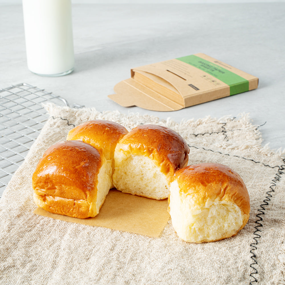 Pastry Tek Unbleached Parchment Paper Baking Sheet - Precut, Silicone Coated - 4" x 4" - 200 count box