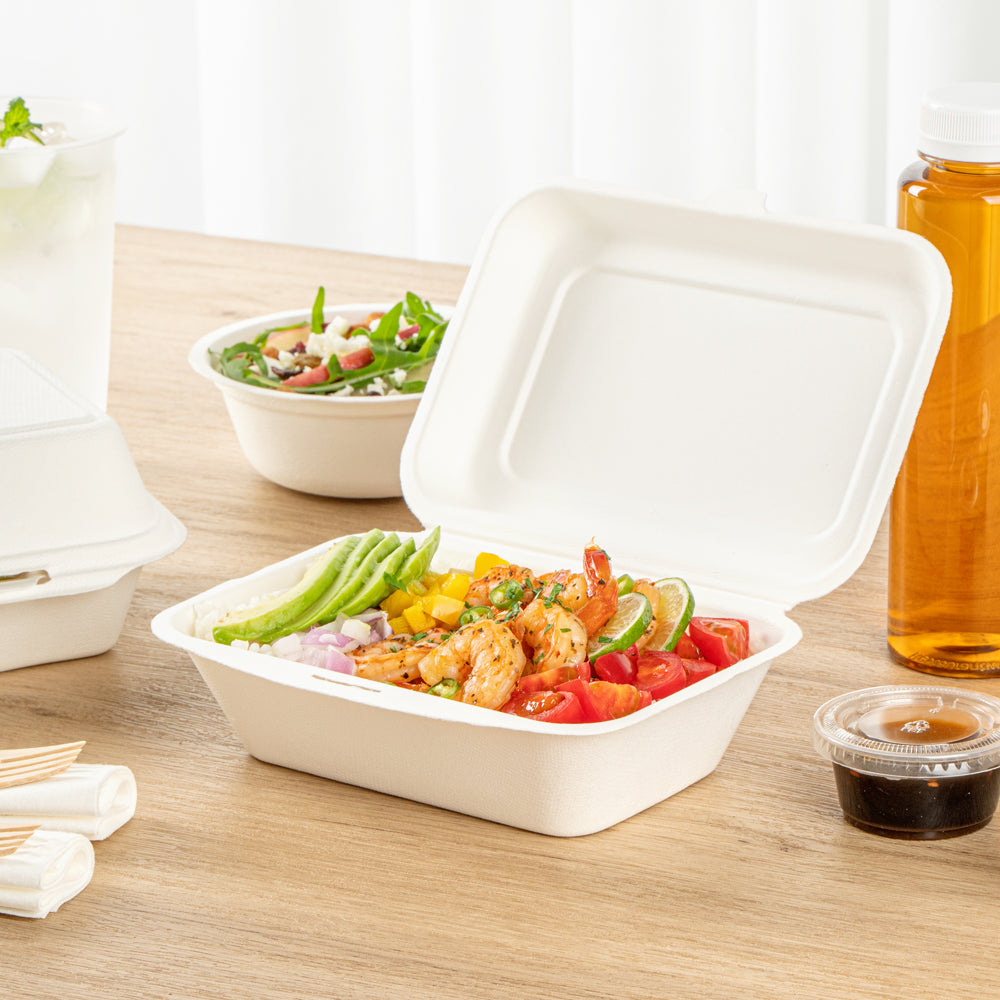 Pulp Safe No PFAS Added 20 oz White Sugarcane / Bagasse Clamshell Container - Home Compostable - 7 1/4" x 5 1/2" x 2 1/2" - 100 count box