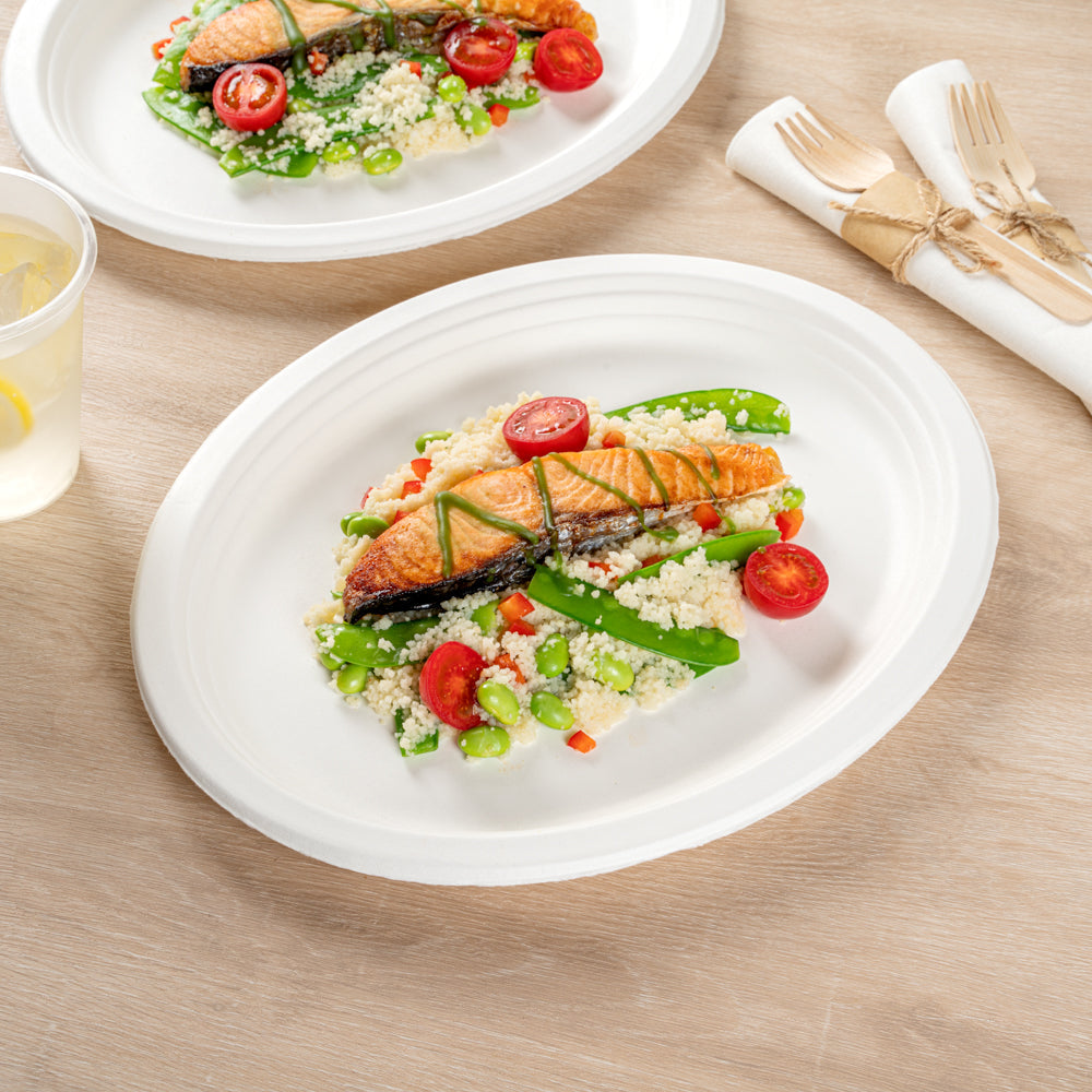Pulp Safe No PFAS Added Oval White Sugarcane / Bagasse Large Plate - Home Compostable - 12 1/2" x 10" x 1" - 100 count box