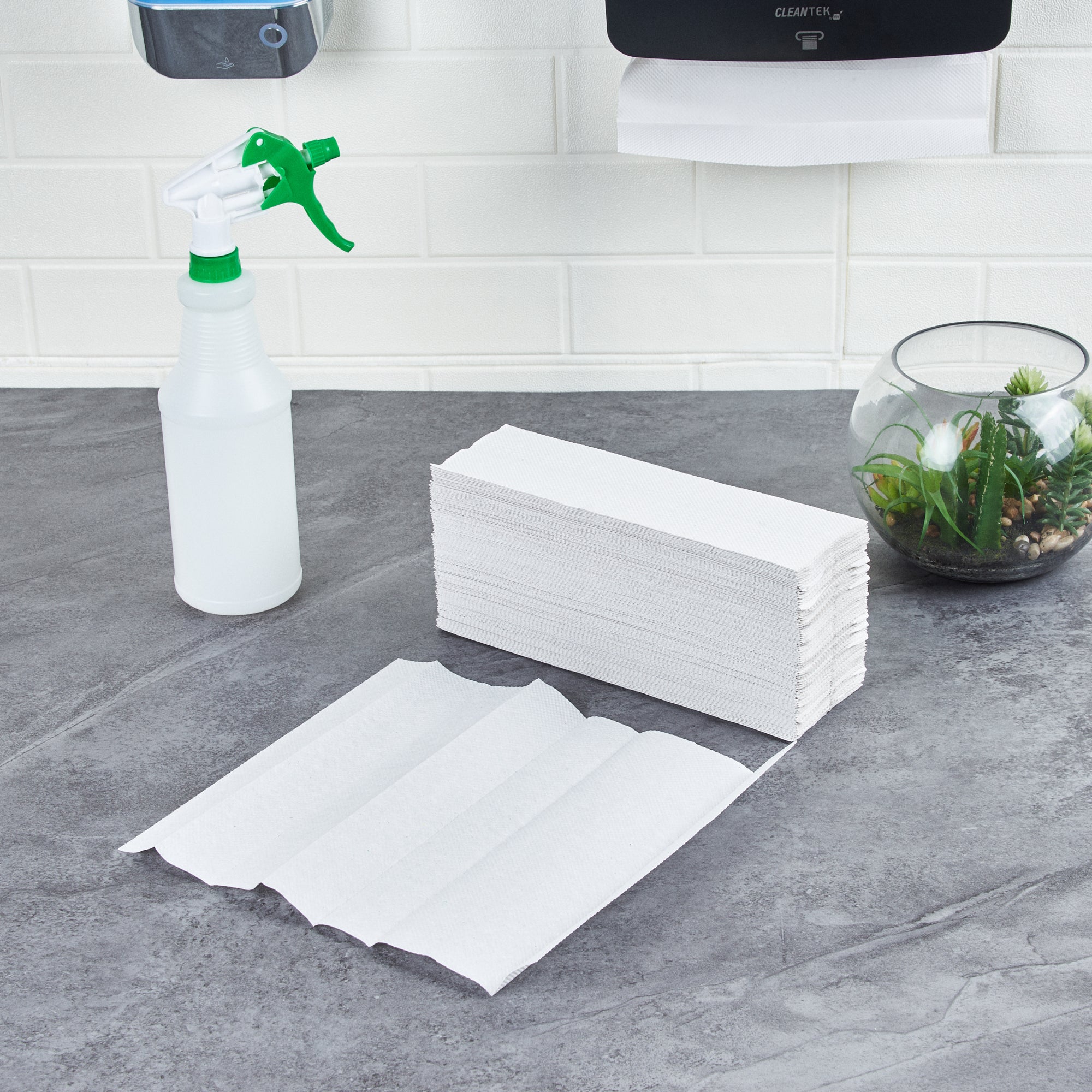 Clean Tek Professional White C-Fold Paper Towel - 1-Ply - 11 1/2" x 9 1/2" - 200 count box