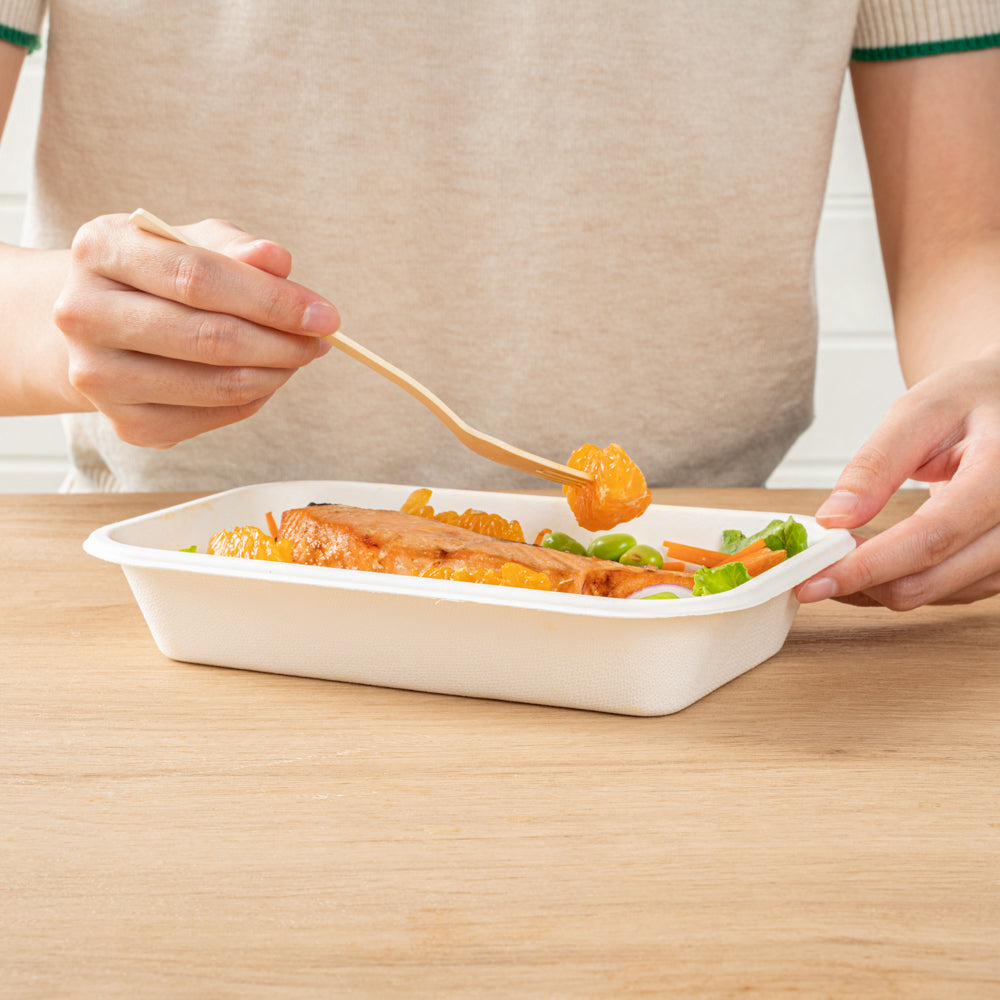 Pulp Safe No PFAS Added 24 oz Rectangle White Sugarcane / Bagasse Container - Home Compostable - 8 1/4" x 5 1/2" x 1 1/2" - 100 count box