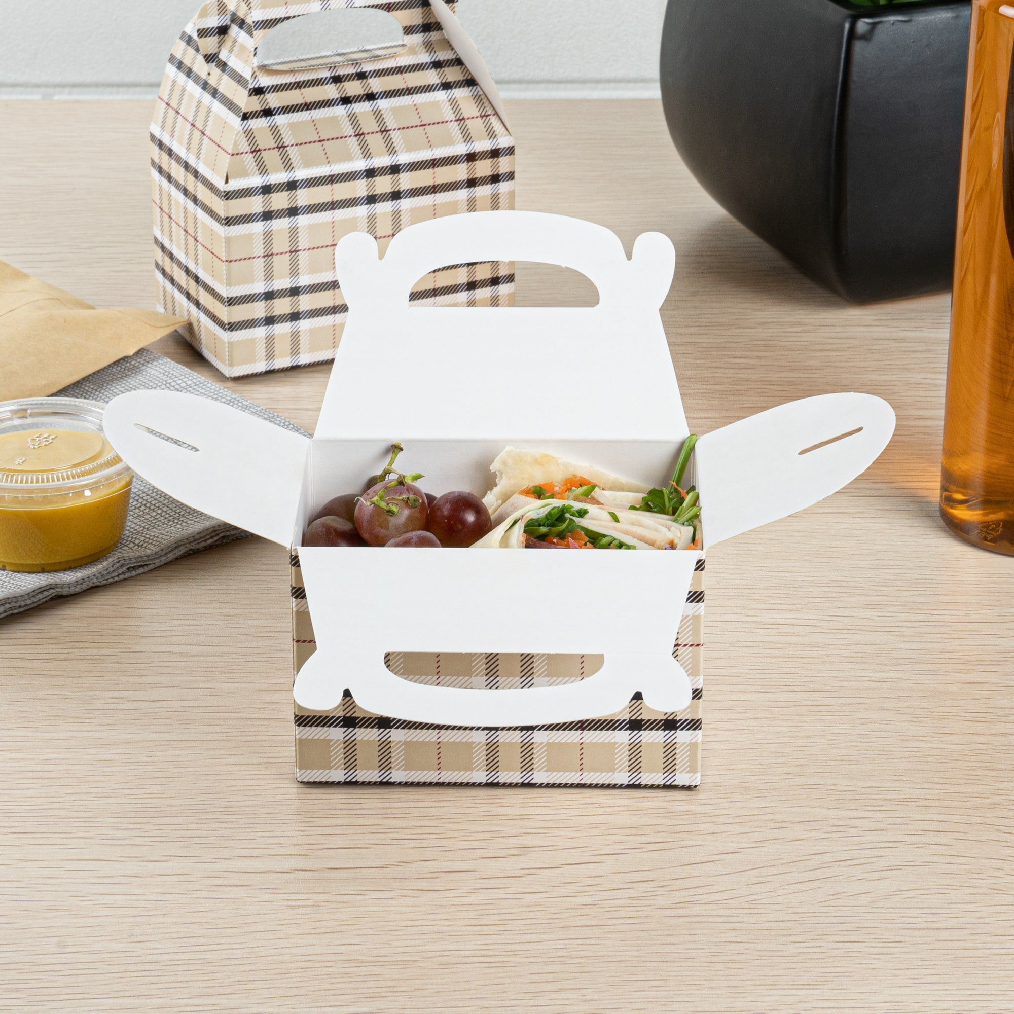 Bio Tek Plaid Paper Gable Box / Take Out Container - Compostable - 4" x 2 1/2" x 2 1/2" - 100 count box