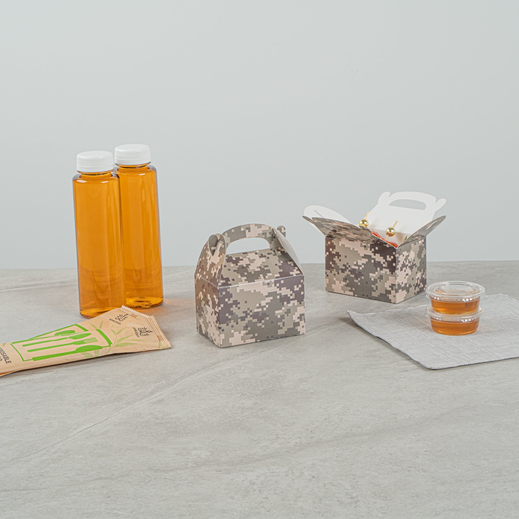 Bio Tek Camouflage Paper Gable Box / Take Out Container - Compostable - 4" x 2 1/2" x 2 1/2" - 100 count box
