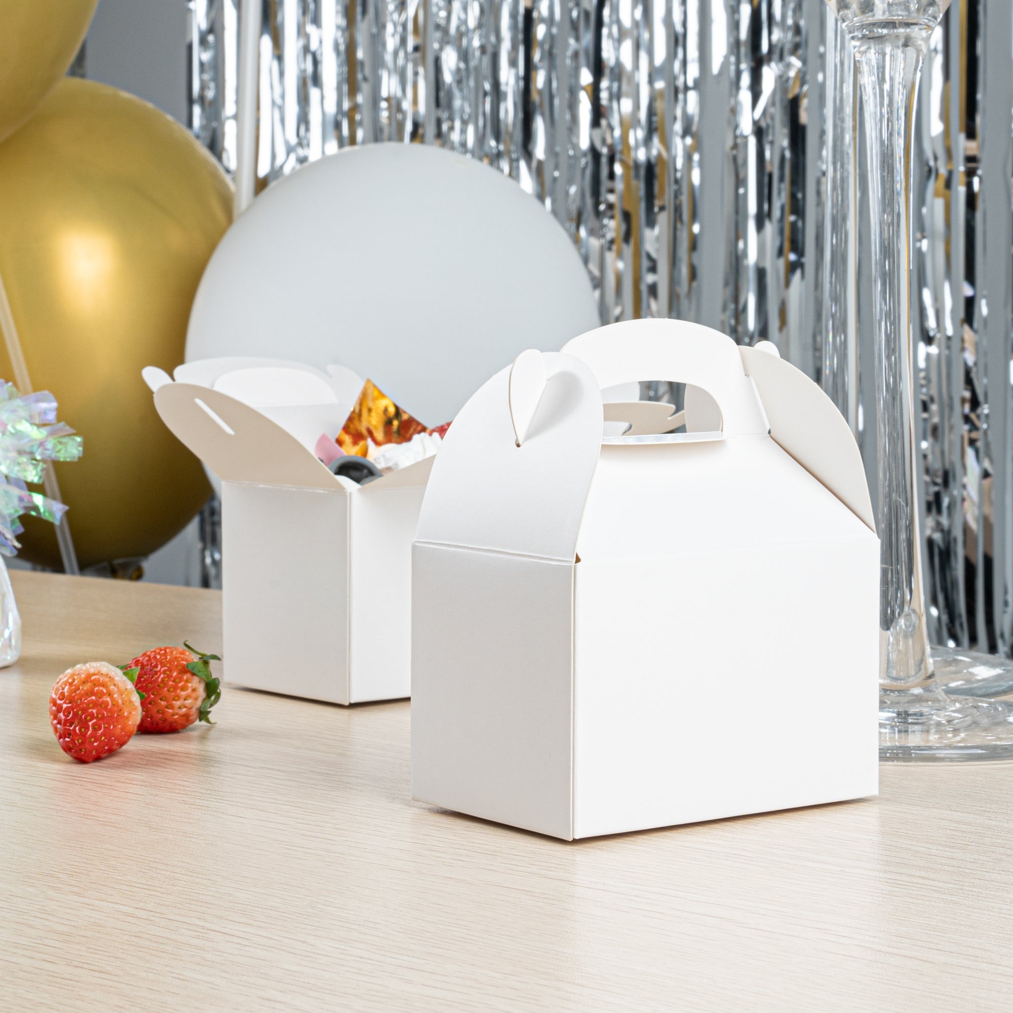 Bio Tek White Paper Gable Box / Take Out Container - Greaseproof - 4" x 2 1/2" x 2 1/2" - 100 count box