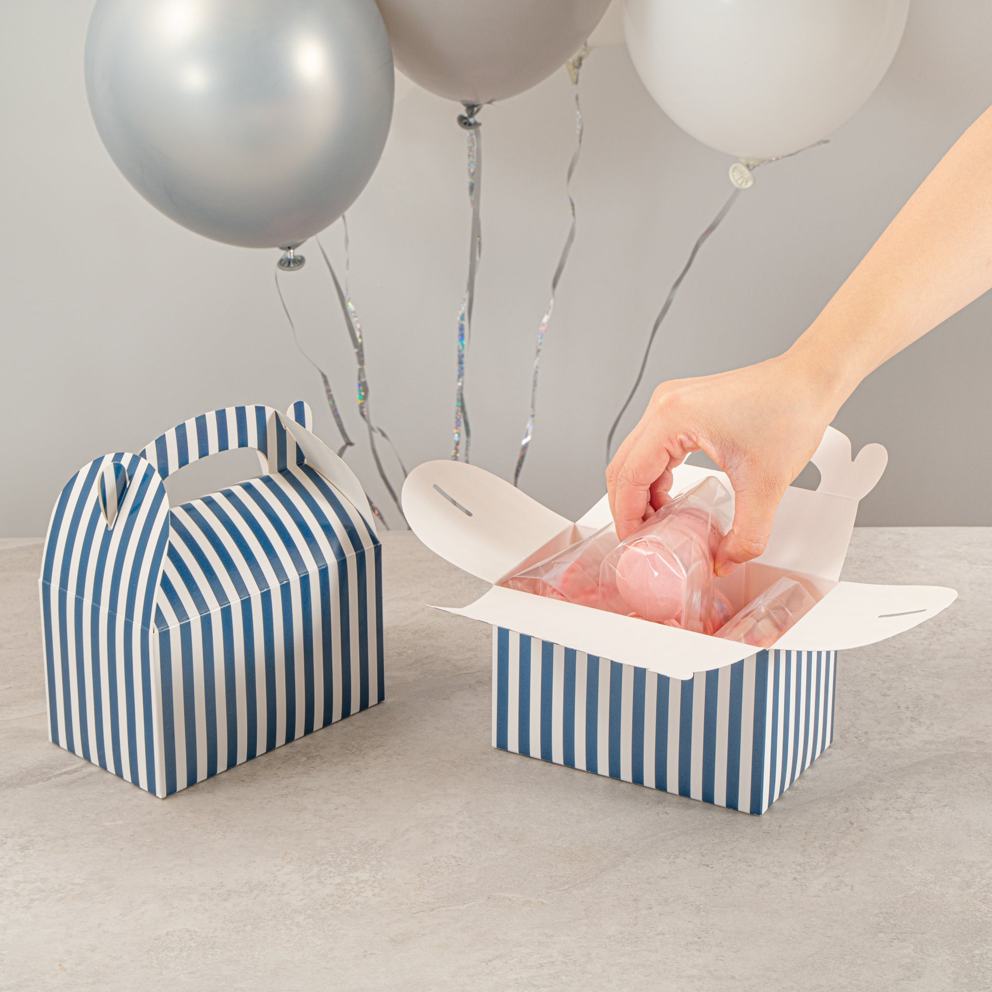 Bio Tek Blue & White Stripe Paper Gable Box / Take Out Container - Compostable - 6" x 3 1/2" x 3 1/2" - 100 count box