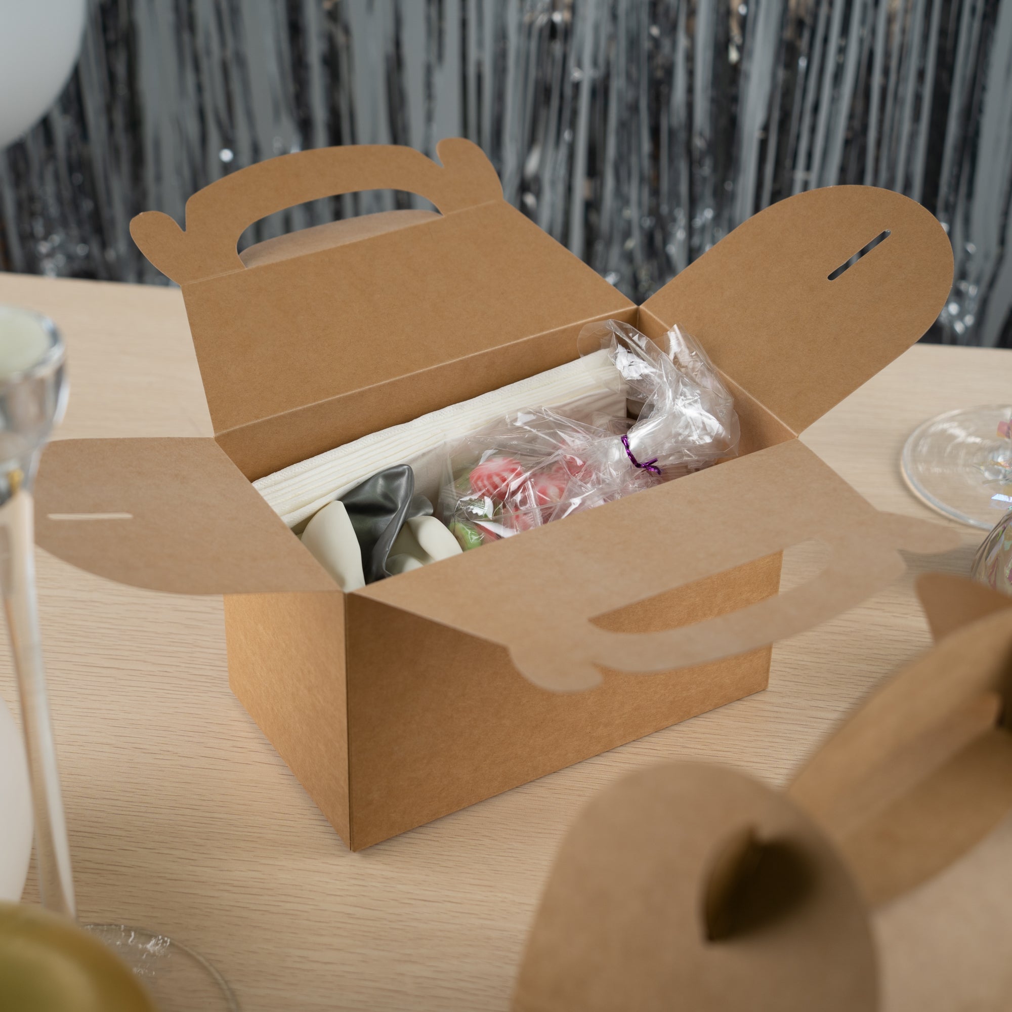 Bio Tek Kraft Paper Gable Box / Take Out Container - Greaseproof - 8 1/2" x 4 3/4" x 5 1/2" - 100 count box