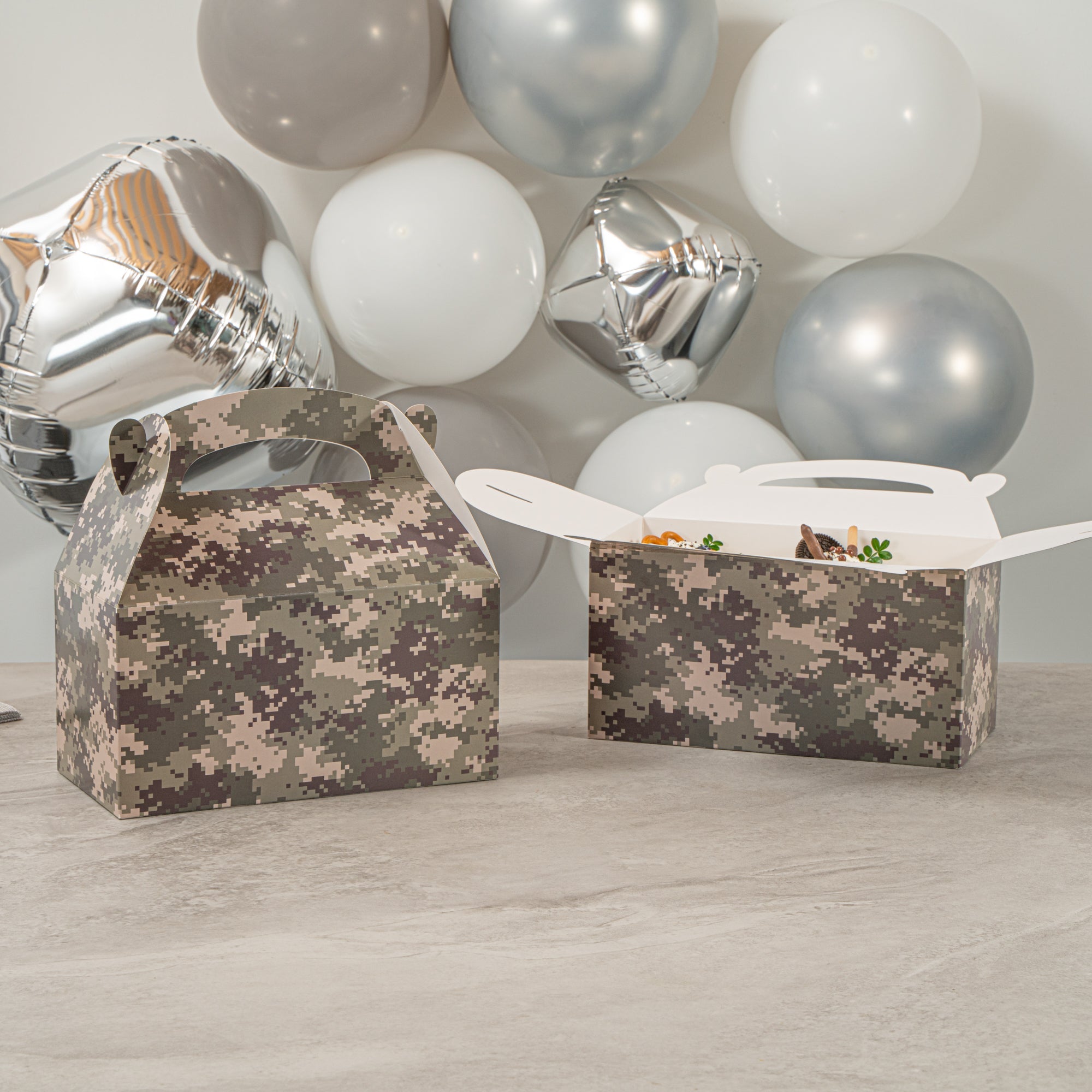 Bio Tek Camouflage Paper Gable Box / Take Out Container - Compostable - 9 1/2" x 5" x 5" - 25 count box
