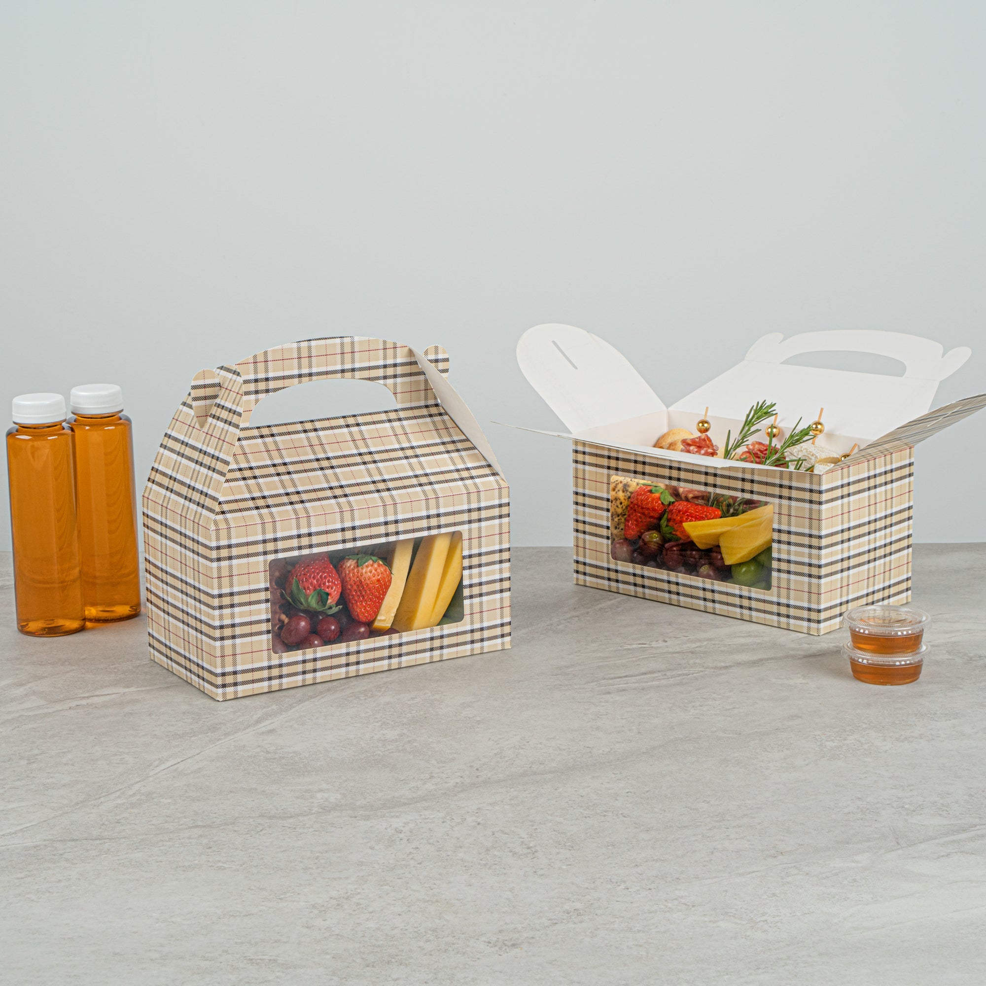 Bio Tek Plaid Paper Gable Box / Take Out Container - with Window - 9 1/2" x 5" x 5" - 25 count box
