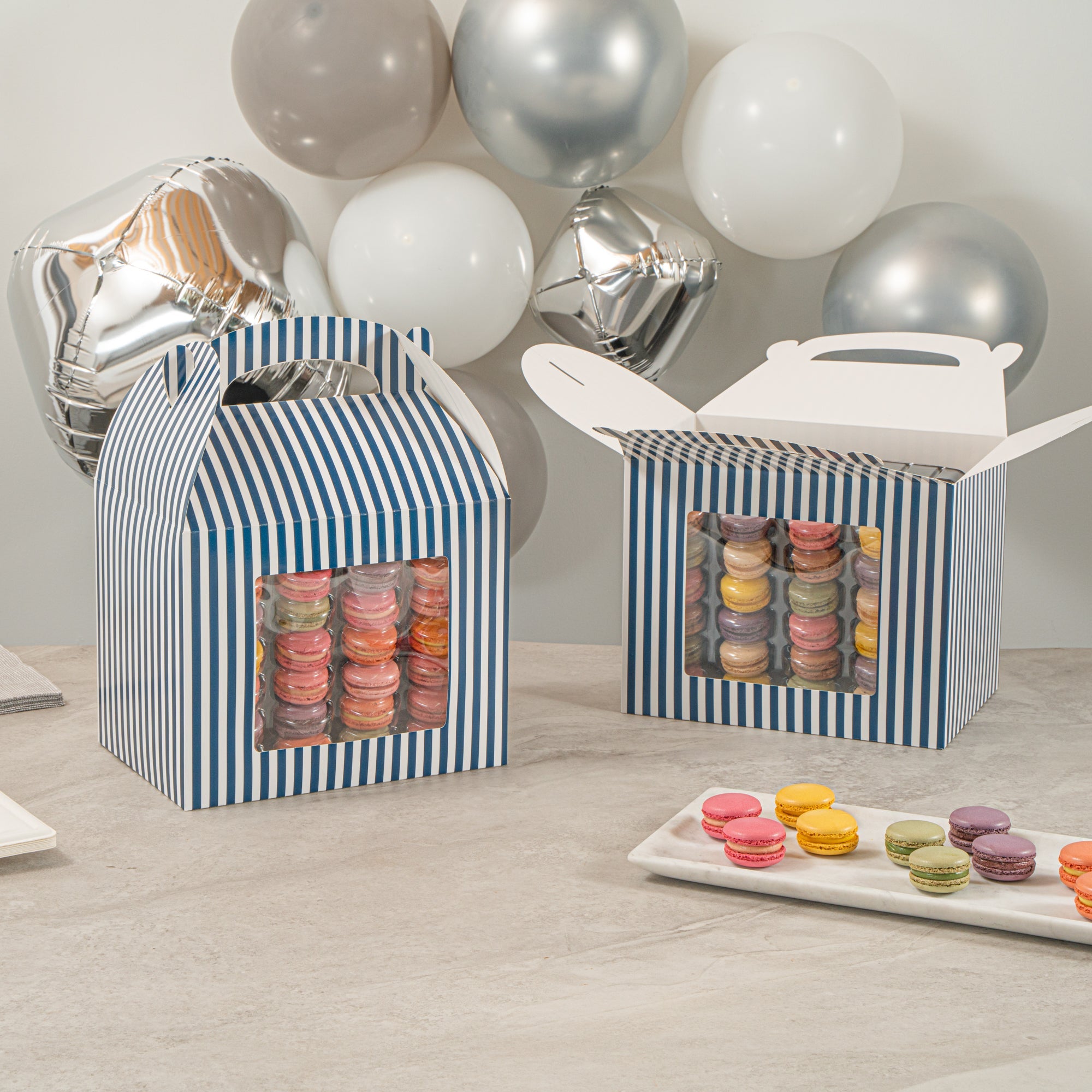 Bio Tek Blue and White Stripe Paper Gable Box / Take Out Container - with Window - 10" x 7" x 8" - 25 count box