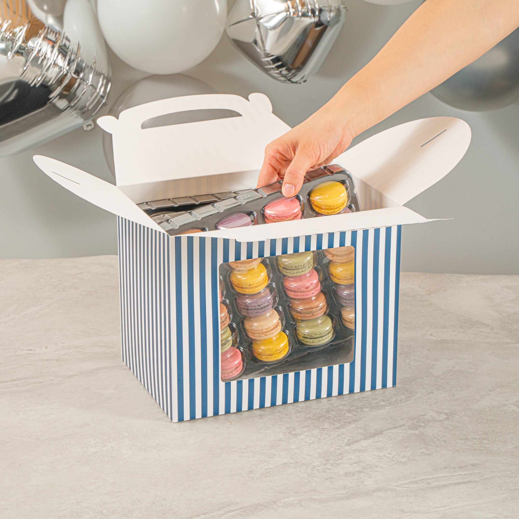 Bio Tek Blue and White Stripe Paper Gable Box / Take Out Container - with Window - 10" x 7" x 8" - 25 count box