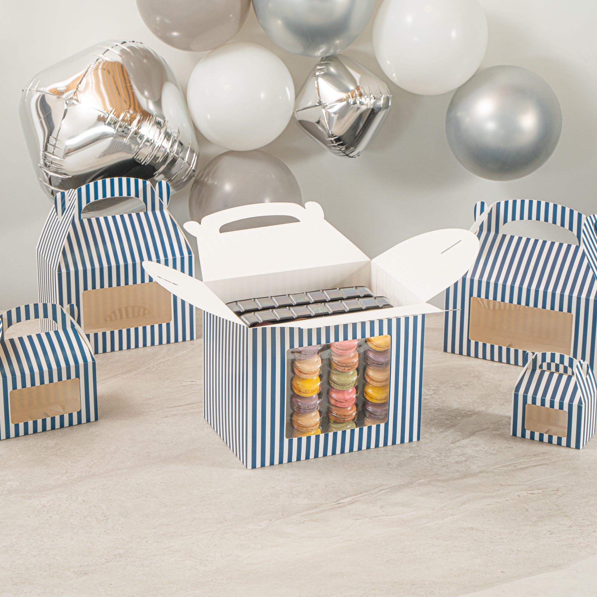 Bio Tek Blue and White Stripe Paper Gable Box / Take Out Container - with Window - 10" x 7" x 8" - 25 count box