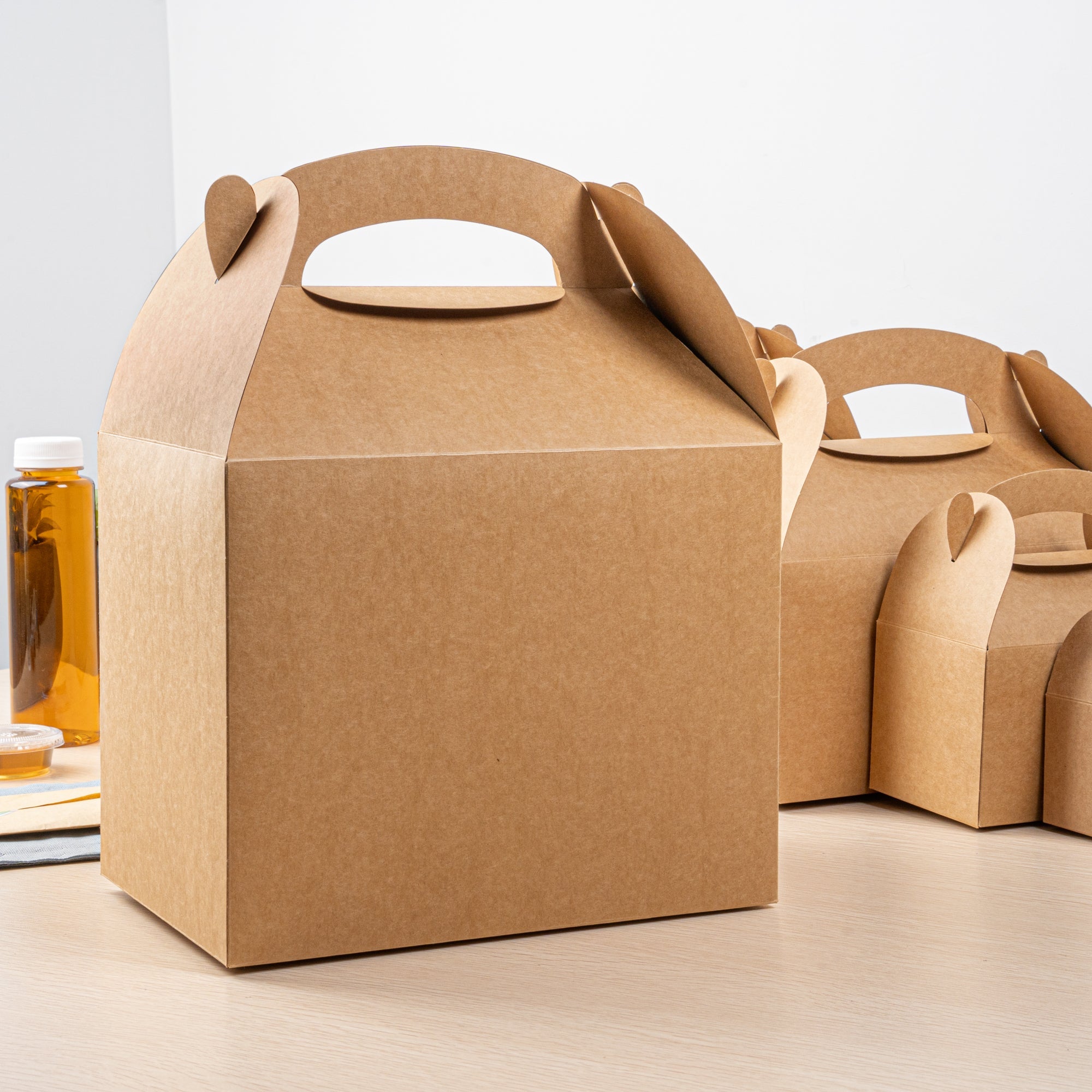 Bio Tek Kraft Paper Gable Box / Take Out Container - Greaseproof - 10" x 7" x 8" - 100 count box