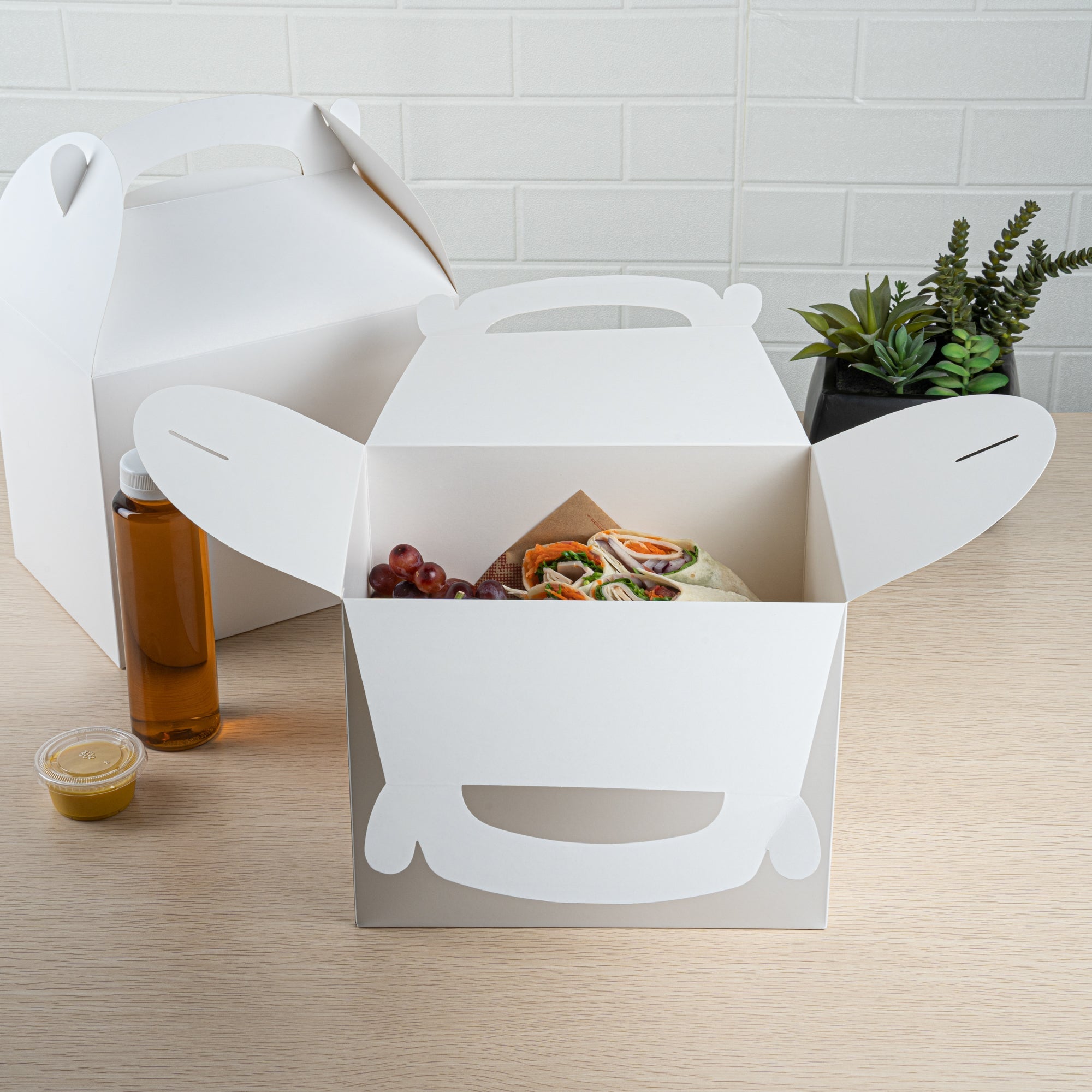 Bio Tek White Paper Gable Box / Take Out Container - Greaseproof - 10" x 7" x 8" - 25 count box