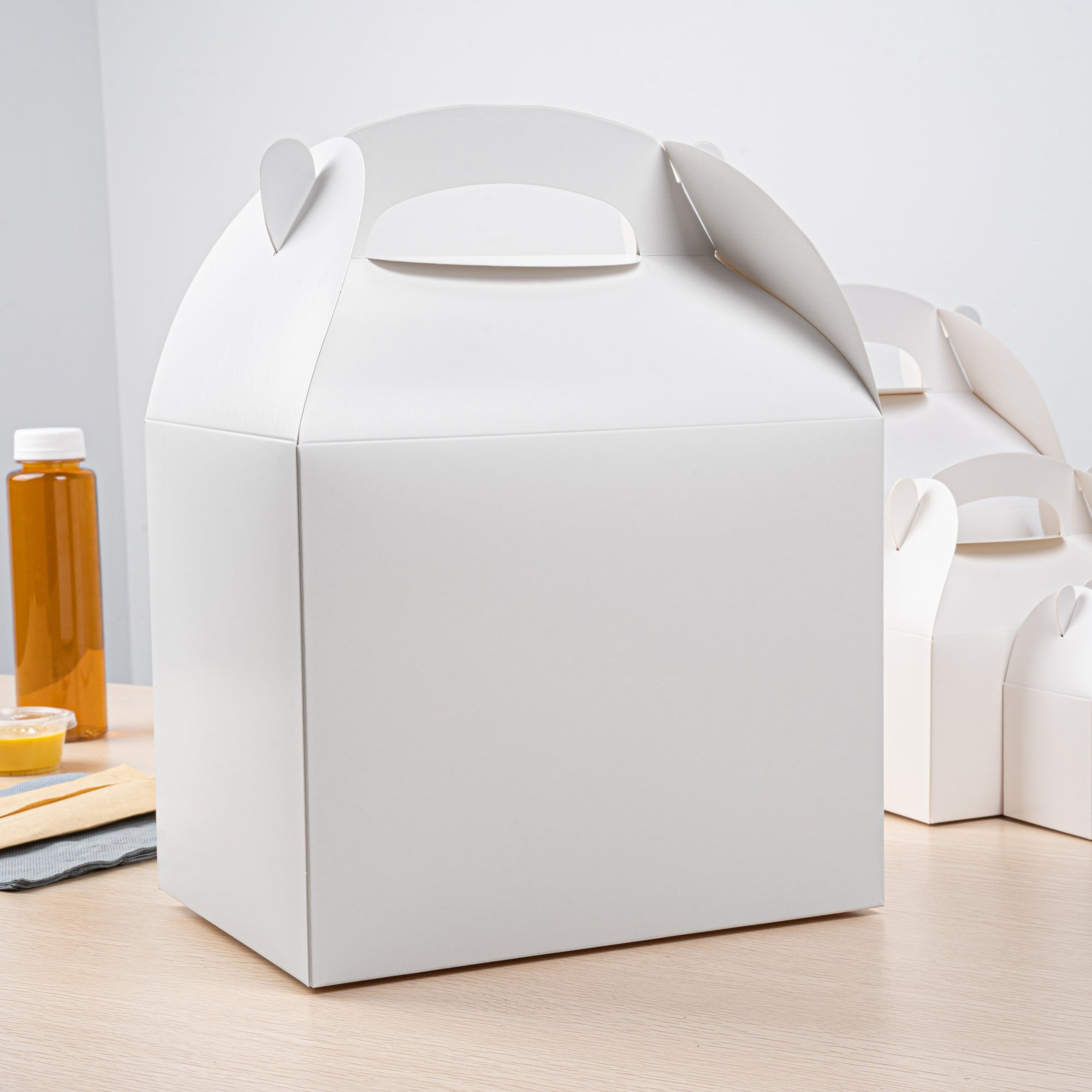 Bio Tek White Paper Gable Box / Take Out Container - Greaseproof - 10" x 7" x 8" - 100 count box