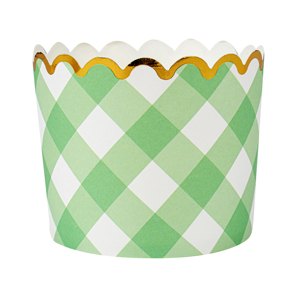 Panificio 4.5 oz Green Plaid Paper Scalloped Baking Cup - Gold Rim - 2 3/4" x 2 3/4" x 2" - 500 count box