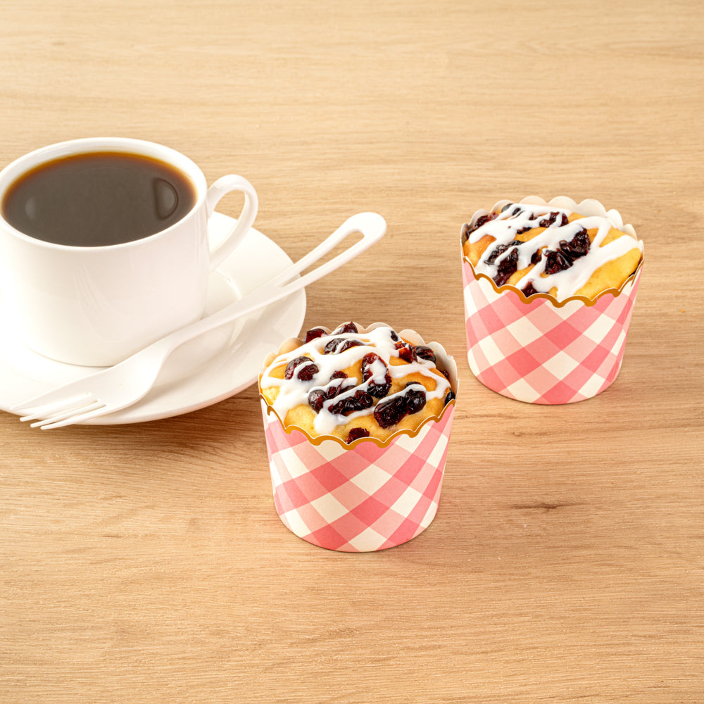 Panificio 4.5 oz Pink Plaid Paper Scalloped Baking Cup - Gold Rim - 2 3/4" x 2 3/4" x 2" - 500 count box