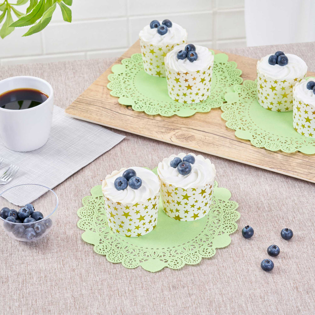 Pastry Tek Round Green Paper Doilies - Lace - 8" x 8" - 4000 count box