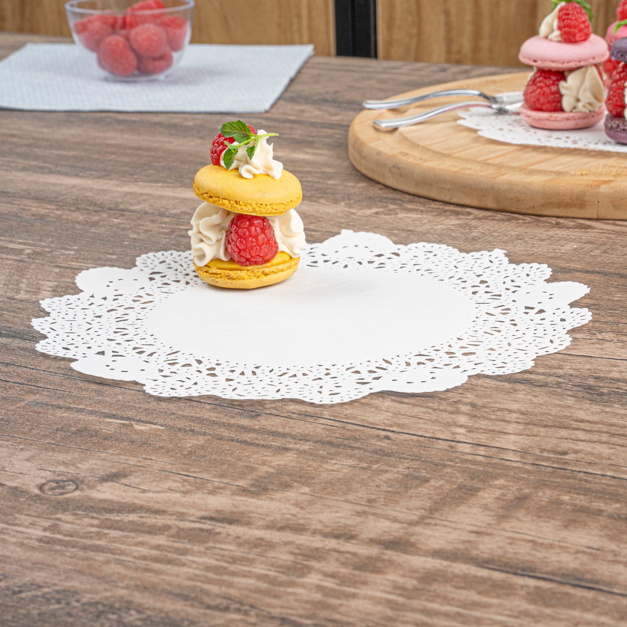 Pastry Tek Round White Paper Doilies - Lace - 8" x 8" - 100 count box