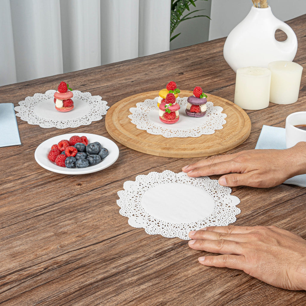Pastry Tek Round White Paper Doilies - Lace - 8" x 8" - 100 count box