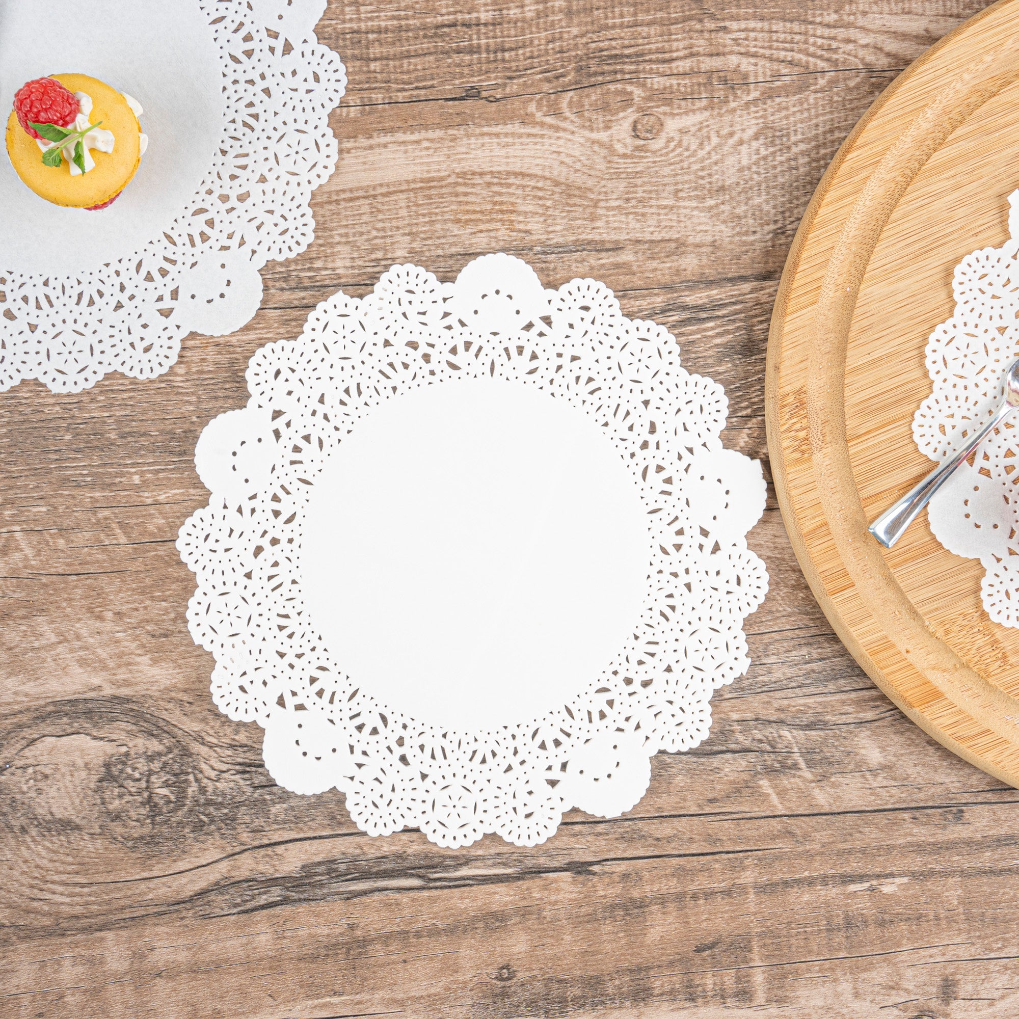 Pastry Tek Round White Paper Doilies - Lace - 8" x 8" - 4000 count box