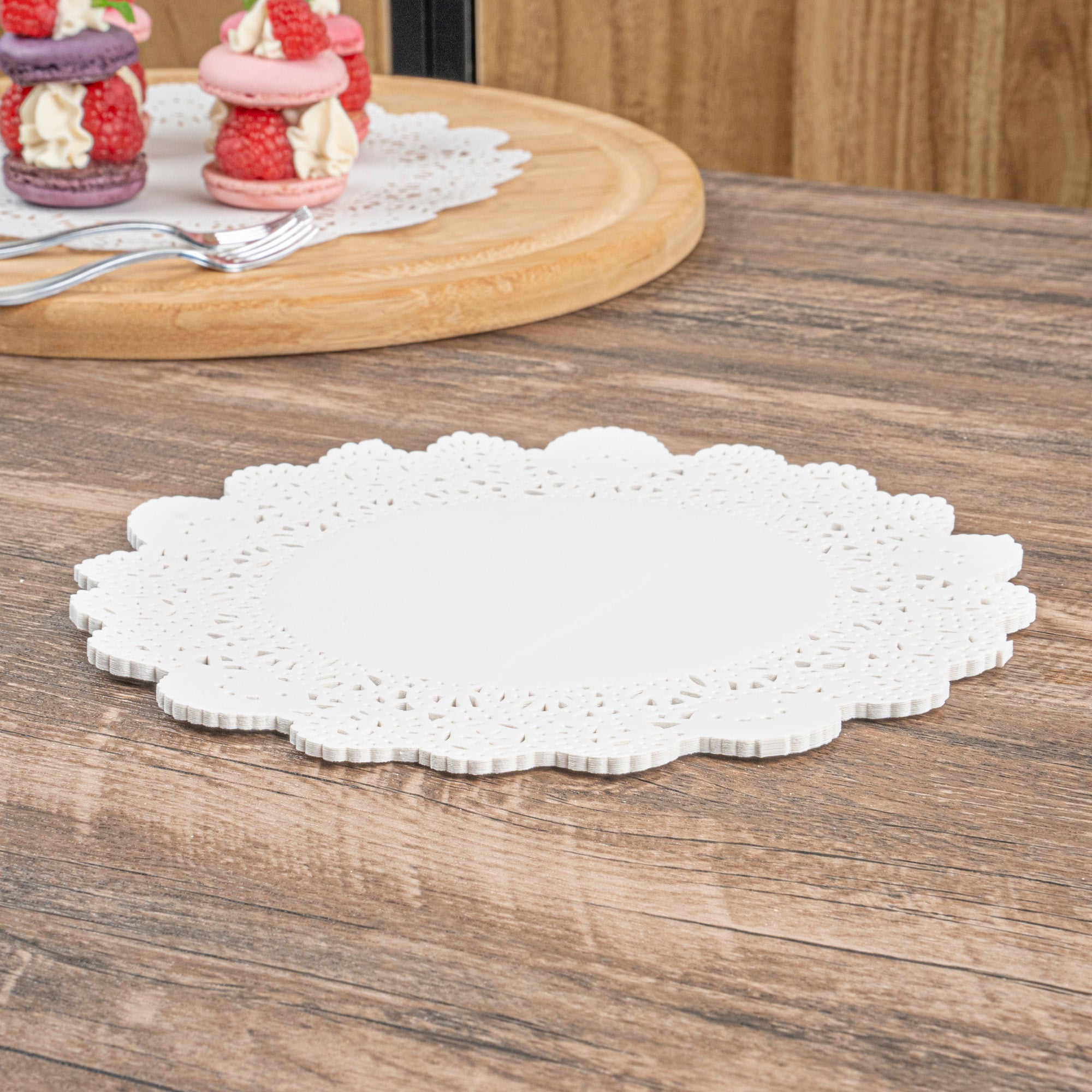 Pastry Tek Round White Paper Doilies - Lace - 8" x 8" - 4000 count box