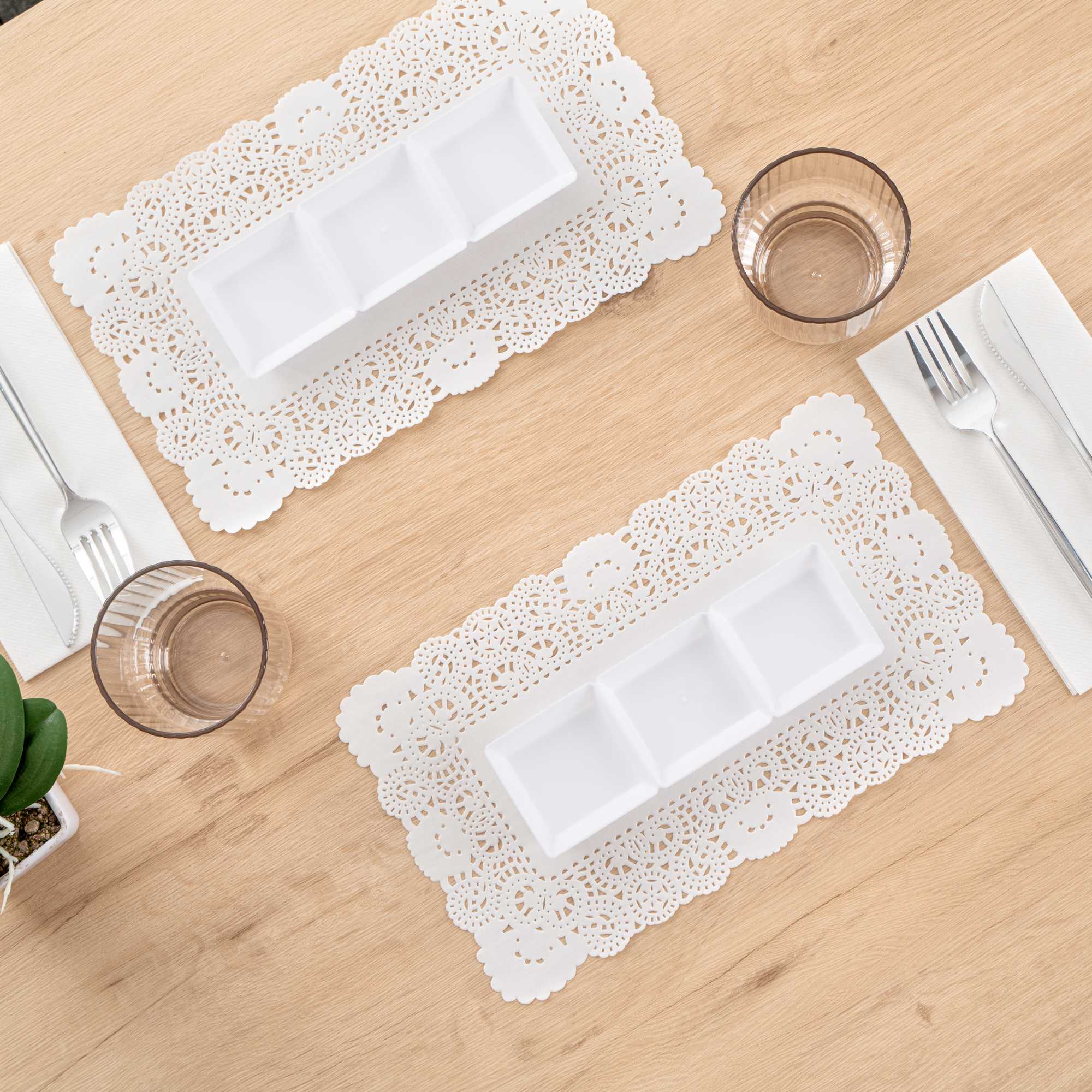 Pastry Tek Rectangle White Paper Doilies - Lace - 12" x 7" - 100 count box