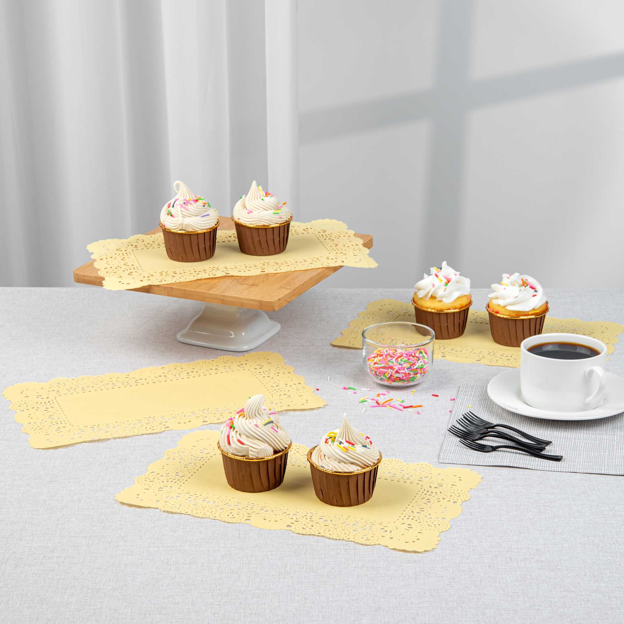 Pastry Tek Rectangle Yellow Paper Doilies - Lace - 12" x 7" - 4000 count box