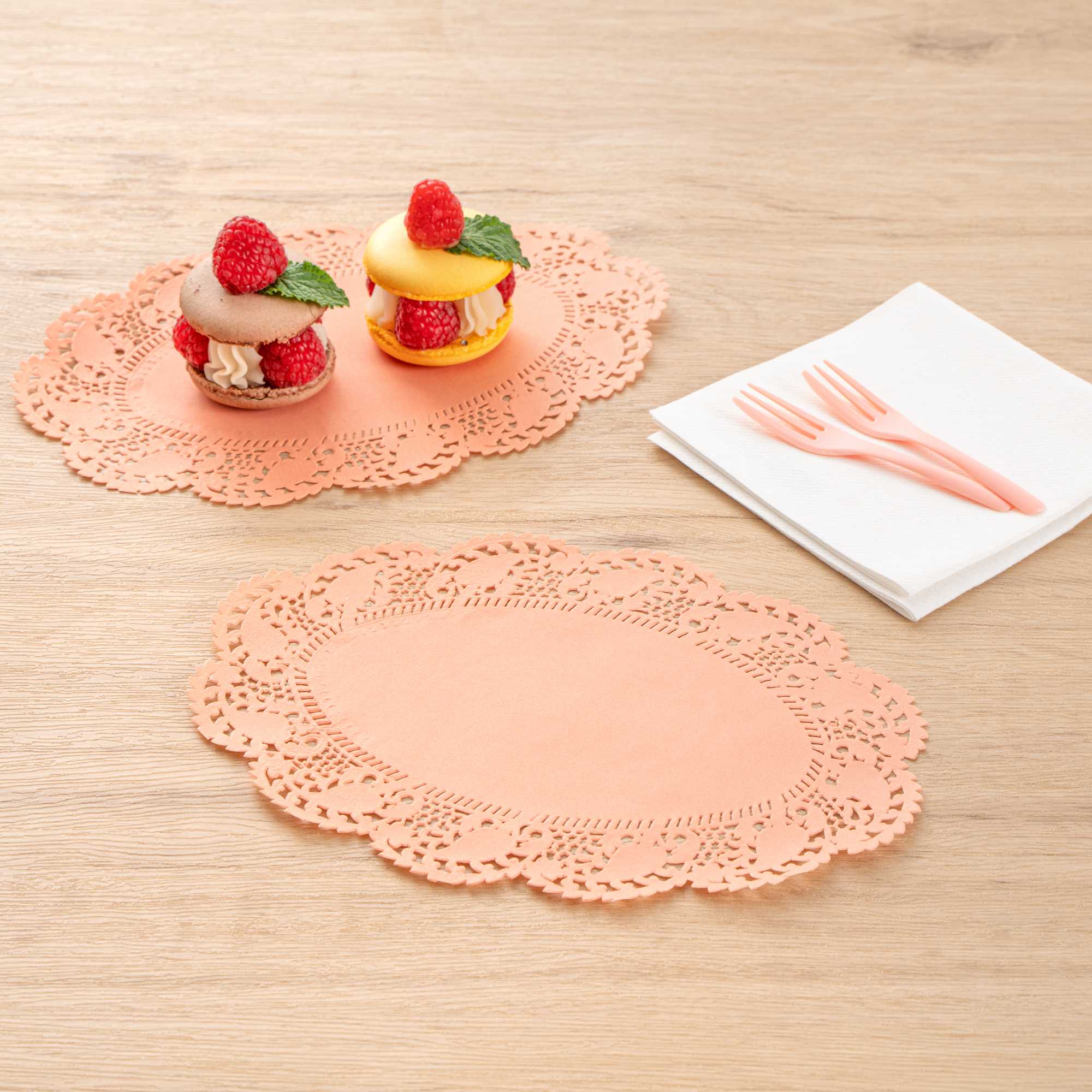 Pastry Tek Oval Coral Paper Doilies - Lace - 9" x 6 1/2" - 100 count box