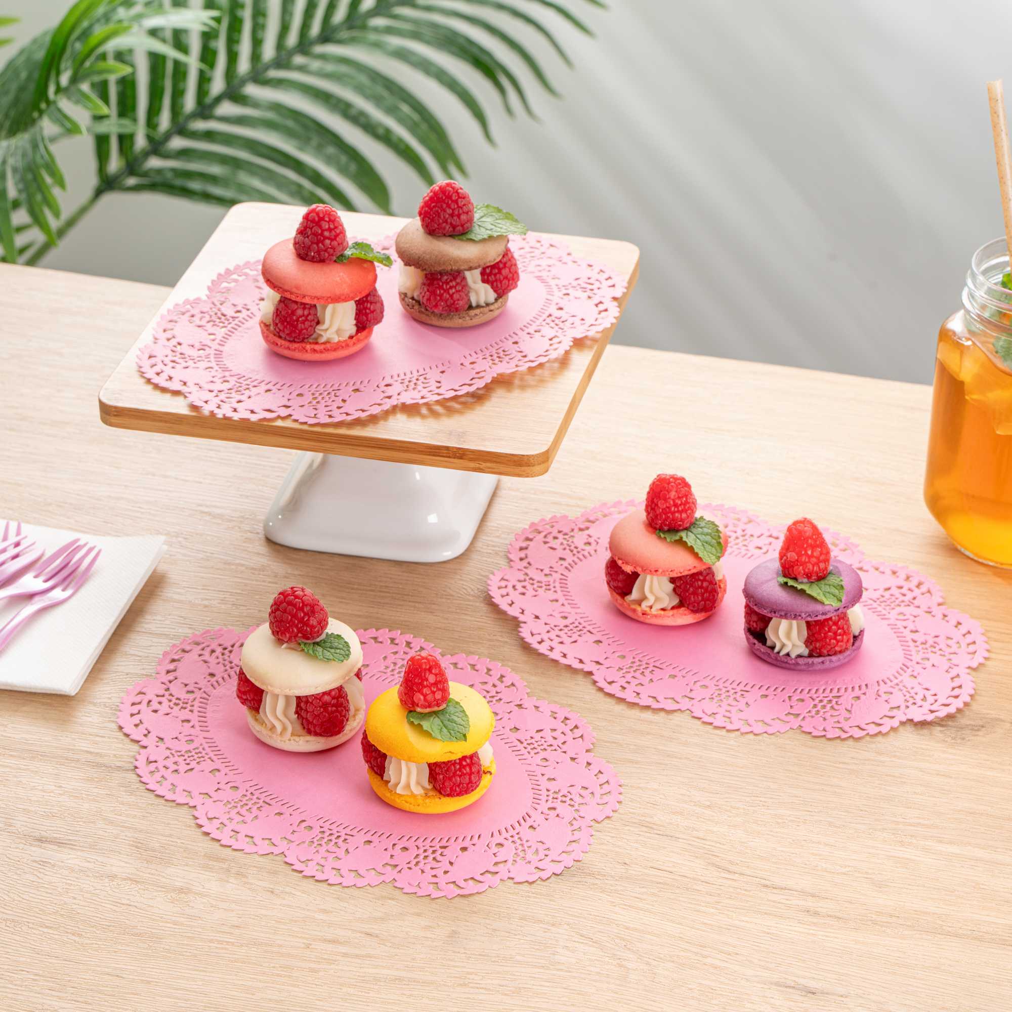 Pastry Tek Oval Pink Paper Doilies - Lace - 9" x 6 1/2" - 4000 count box