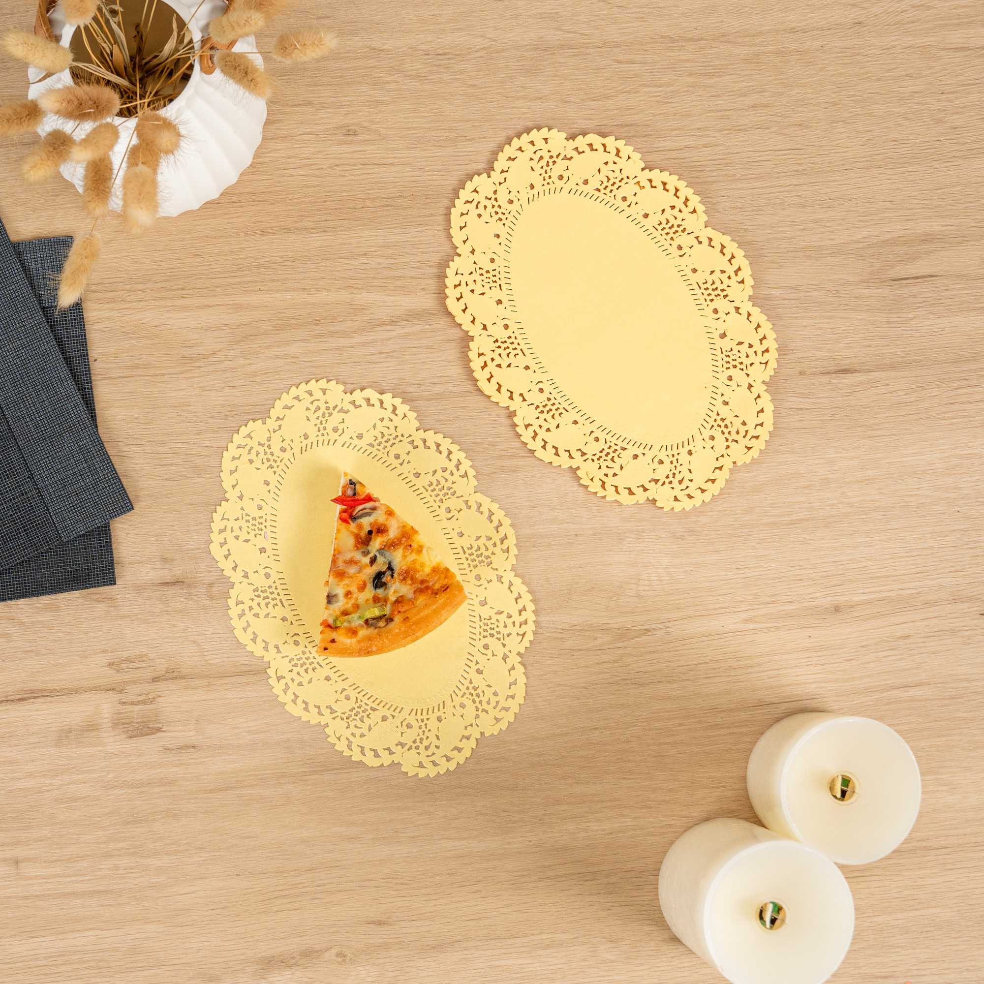 Pastry Tek Oval Yellow Paper Doilies - Lace - 9" x 6 1/2" - 100 count box