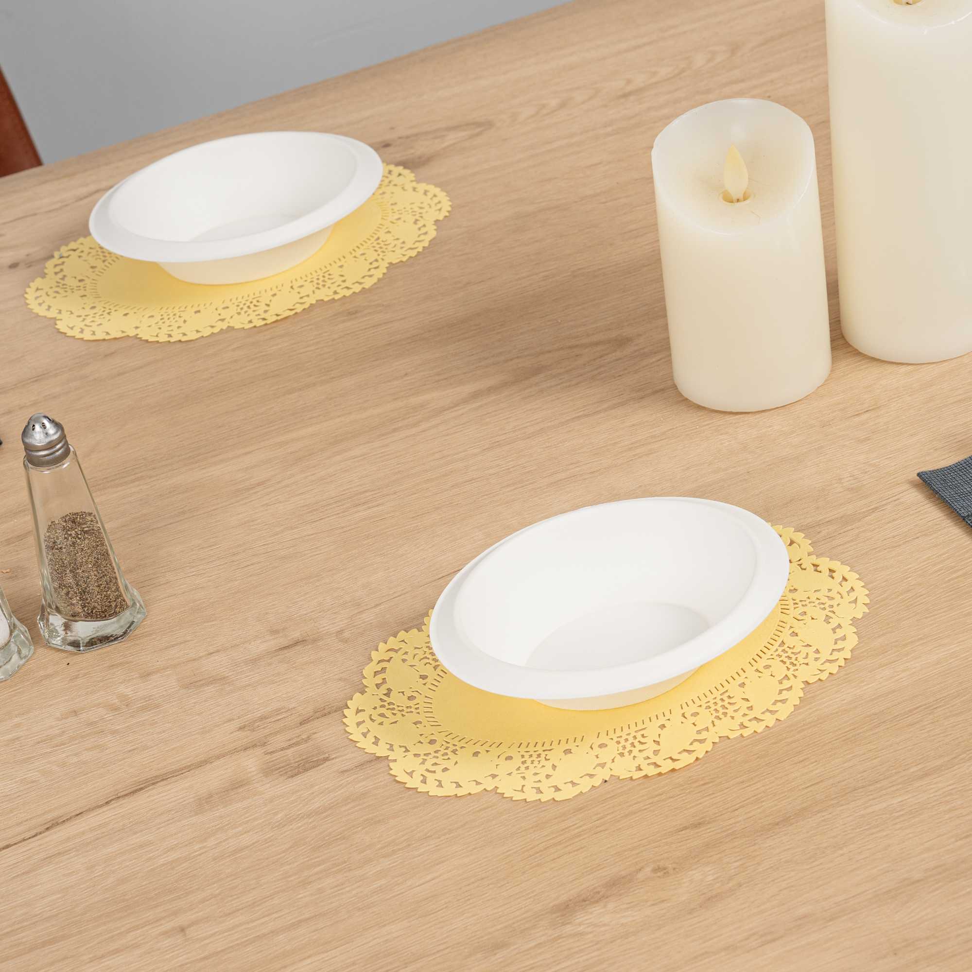 Pastry Tek Oval Yellow Paper Doilies - Lace - 9" x 6 1/2" - 4000 count box