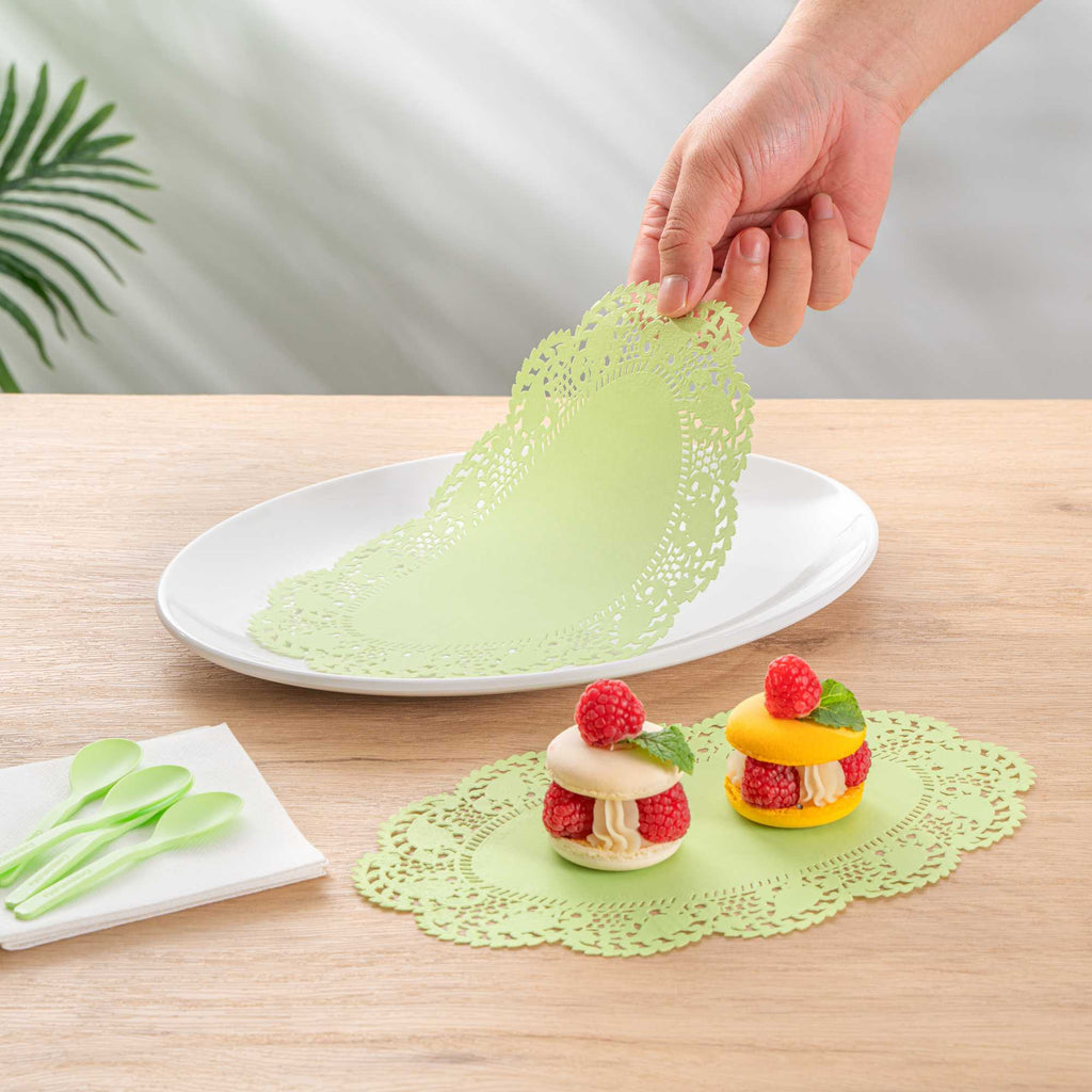 Pastry Tek Oval Green Paper Doilies - Lace - 10 1/2" x 6 1/2" - 100 count box