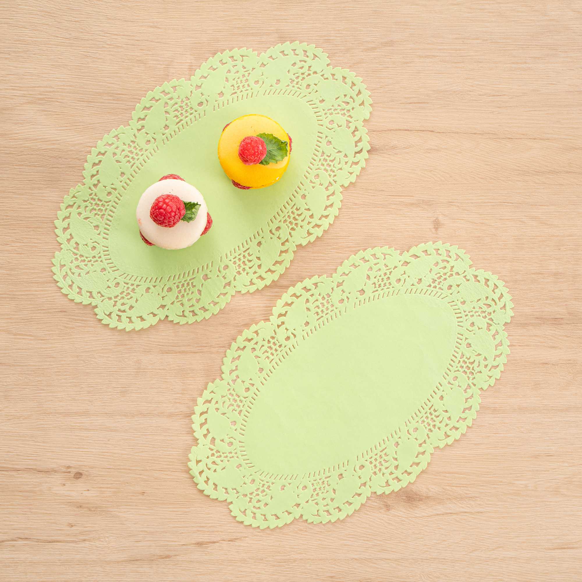 Pastry Tek Oval Green Paper Doilies - Lace - 10 1/2" x 6 1/2" - 4000 count box