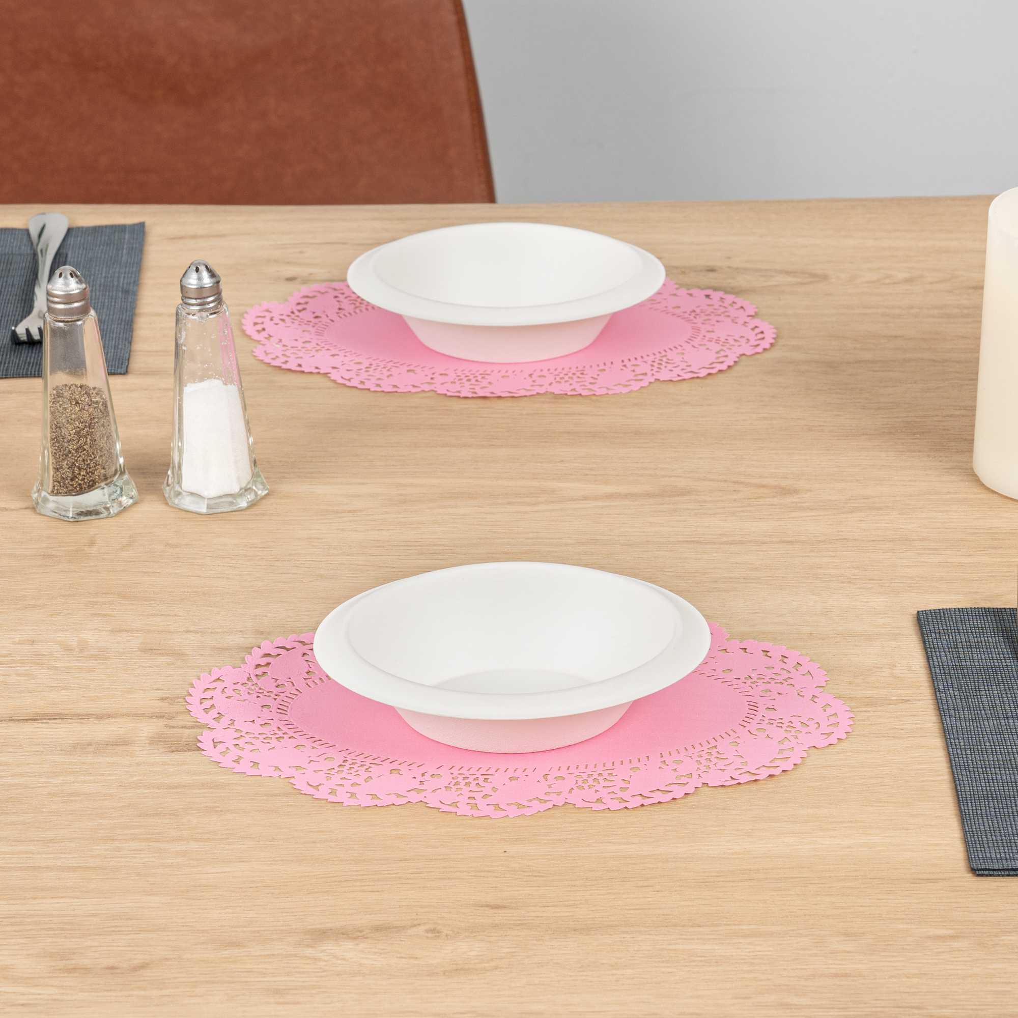 Pastry Tek Oval Pink Paper Doilies - Lace - 10 1/2" x 6 1/2" - 100 count box