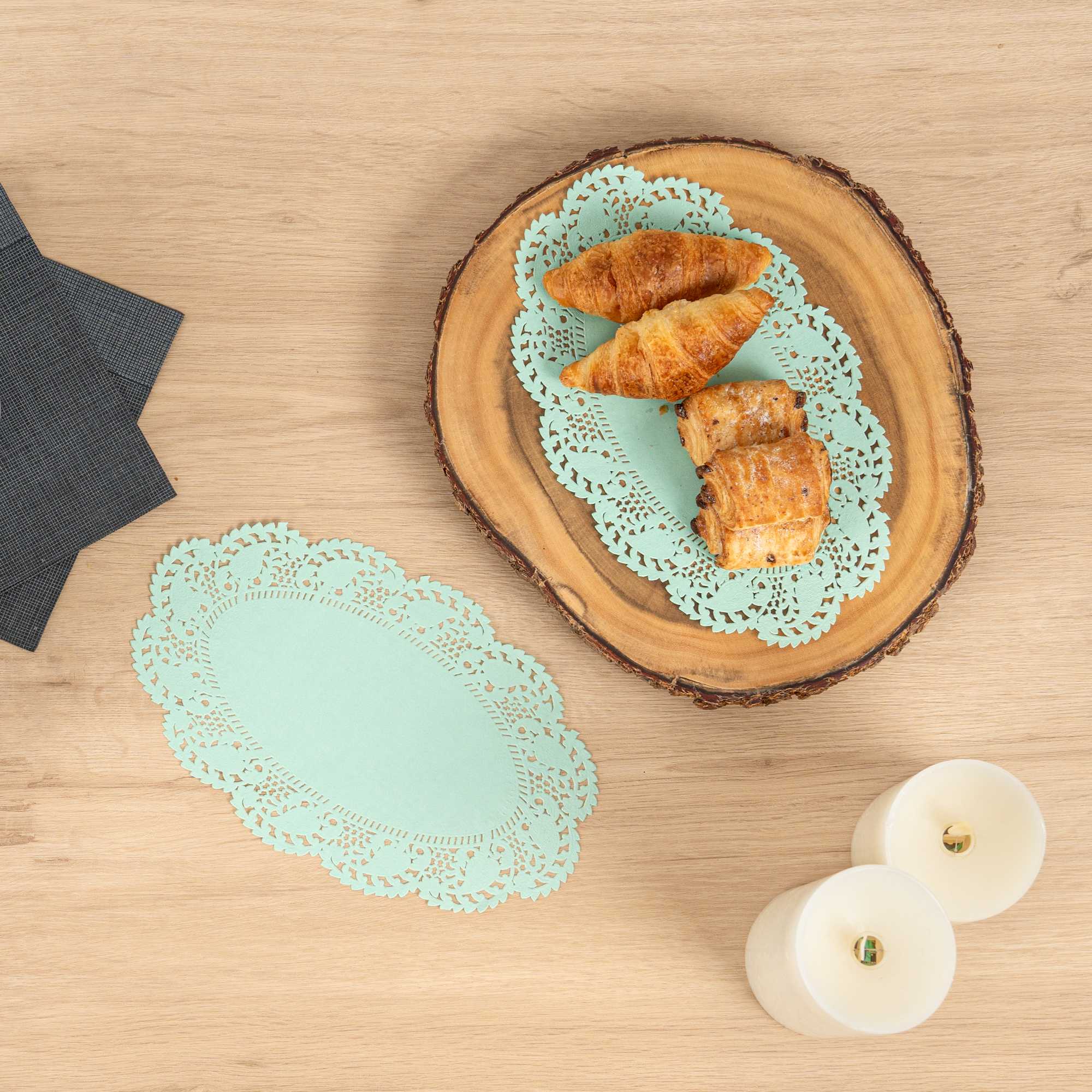 Pastry Tek Oval Teal Paper Doilies - Lace - 10 1/2" x 6 1/2" - 100 count box