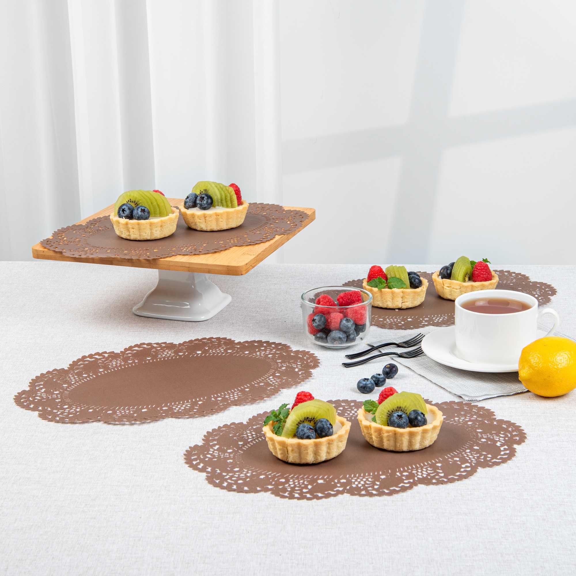 Pastry Tek Oval Brown Paper Doilies - Lace - 12 1/2" x 8 1/2" - 100 count box