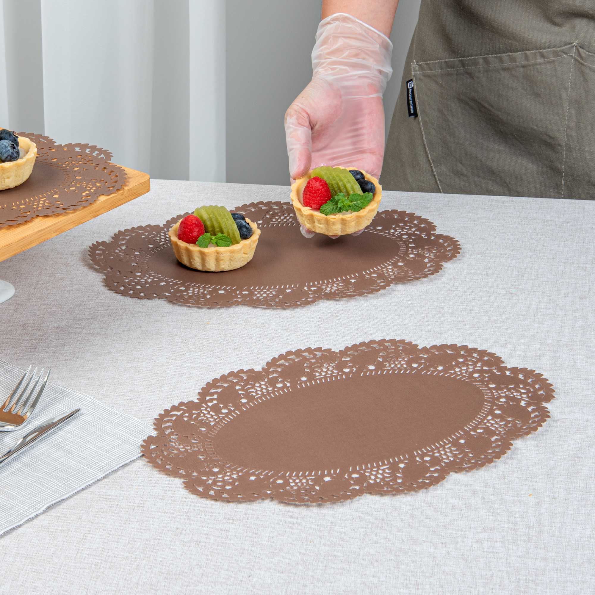 Pastry Tek Oval Brown Paper Doilies - Lace - 12 1/2" x 8 1/2" - 100 count box