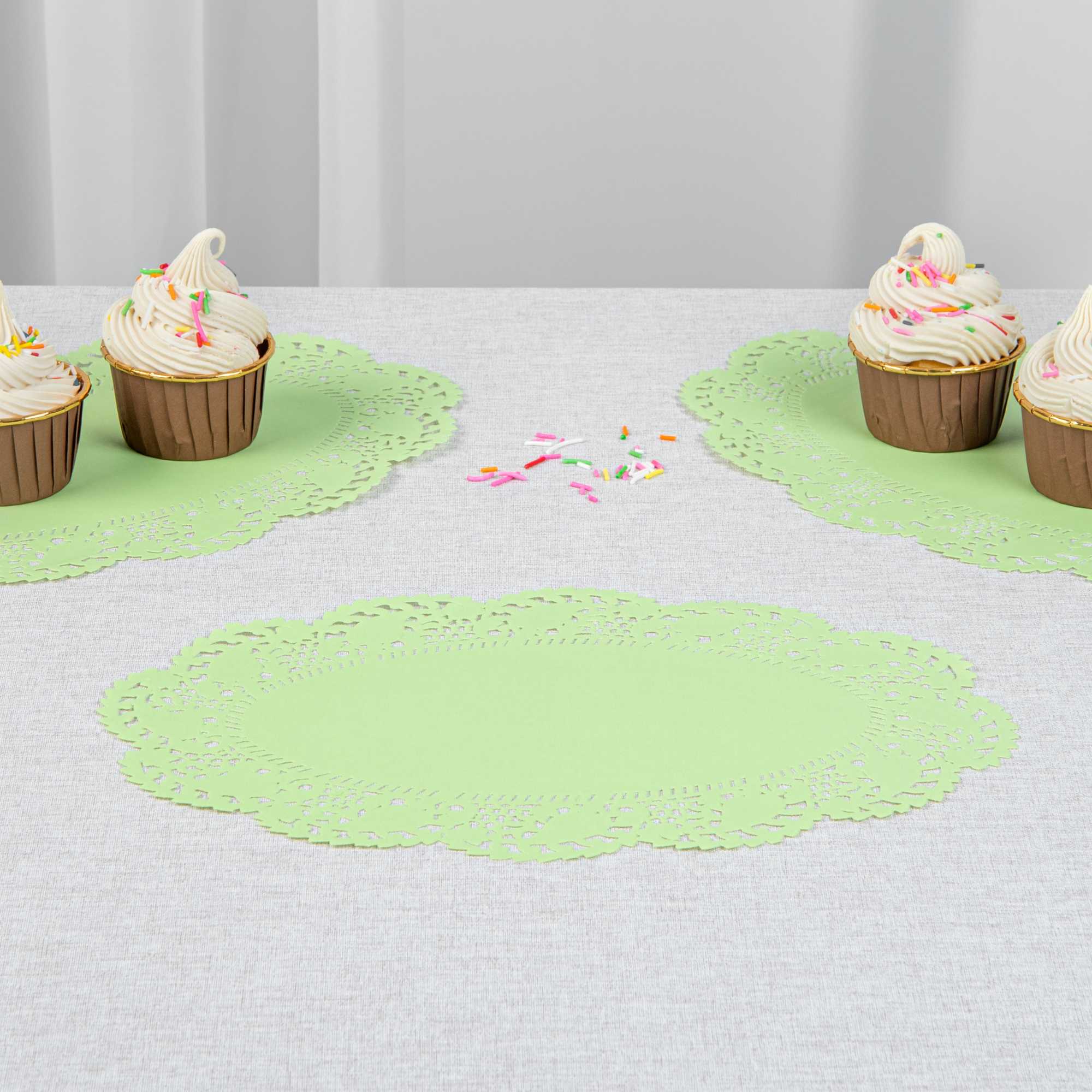 Pastry Tek Oval Green Paper Doilies - Lace - 12 1/2" x 8 1/2" - 100 count box