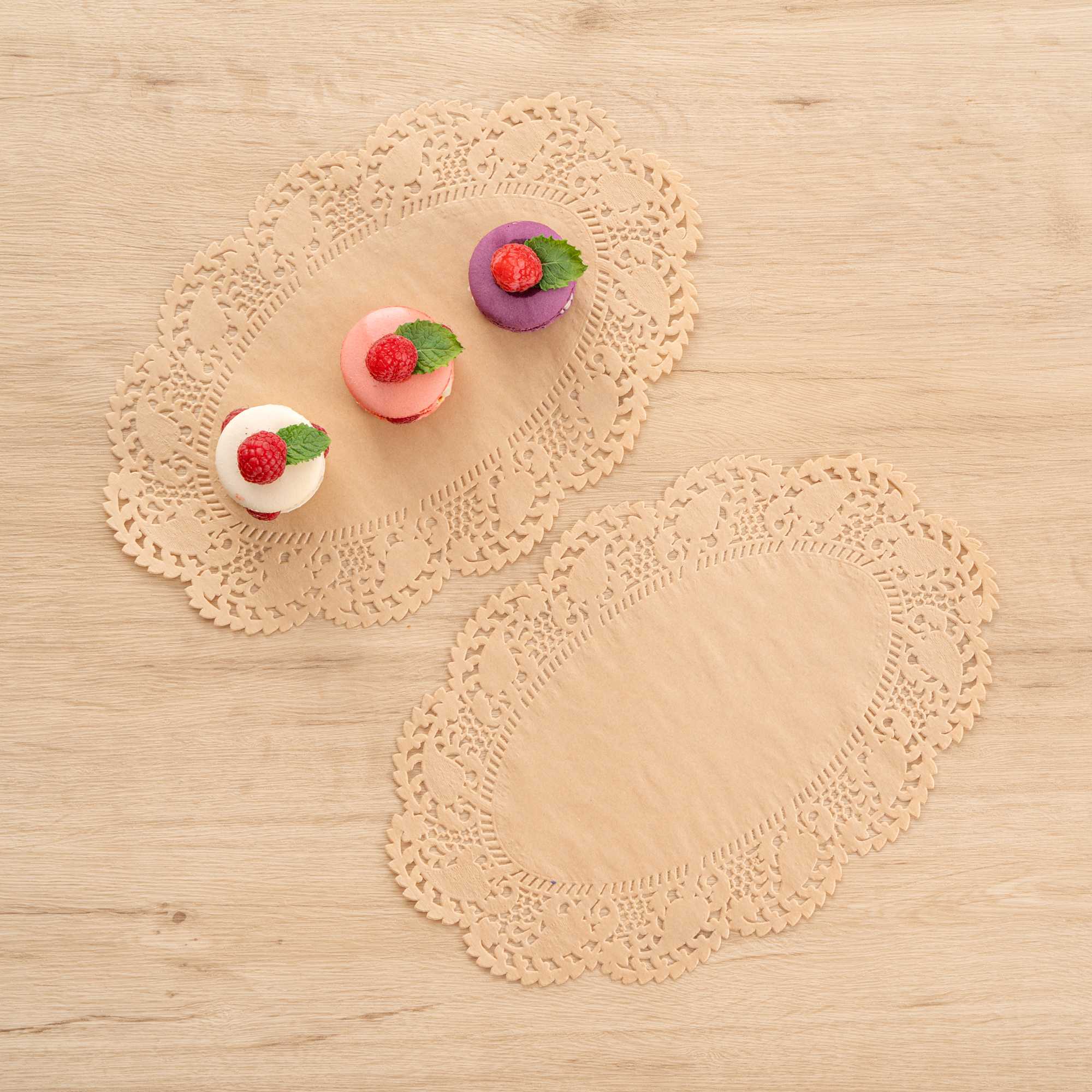 Pastry Tek Oval Kraft Paper Doilies - Lace - 12 1/2" x 8 1/2" - 4000 count box