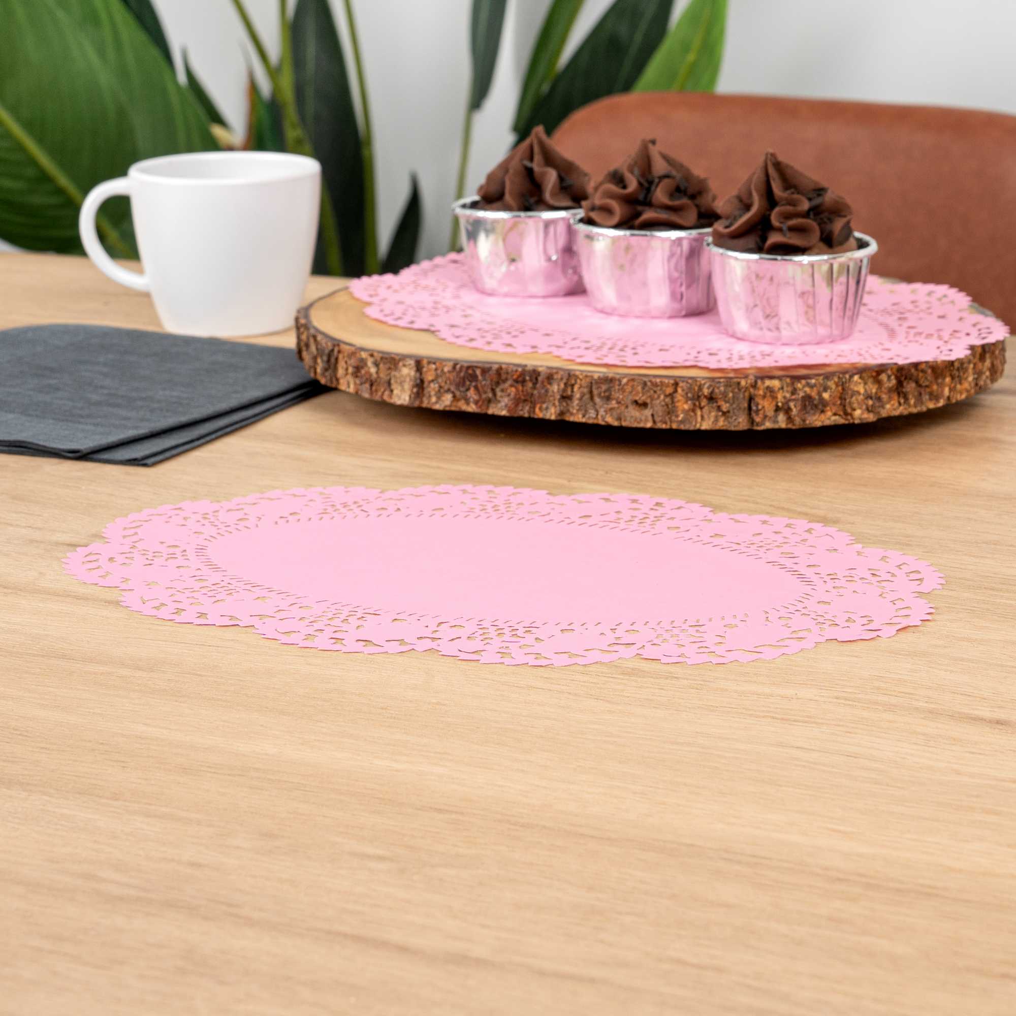 Pastry Tek Oval Pink Paper Doilies - Lace - 12 1/2" x 8 1/2" - 4000 count box